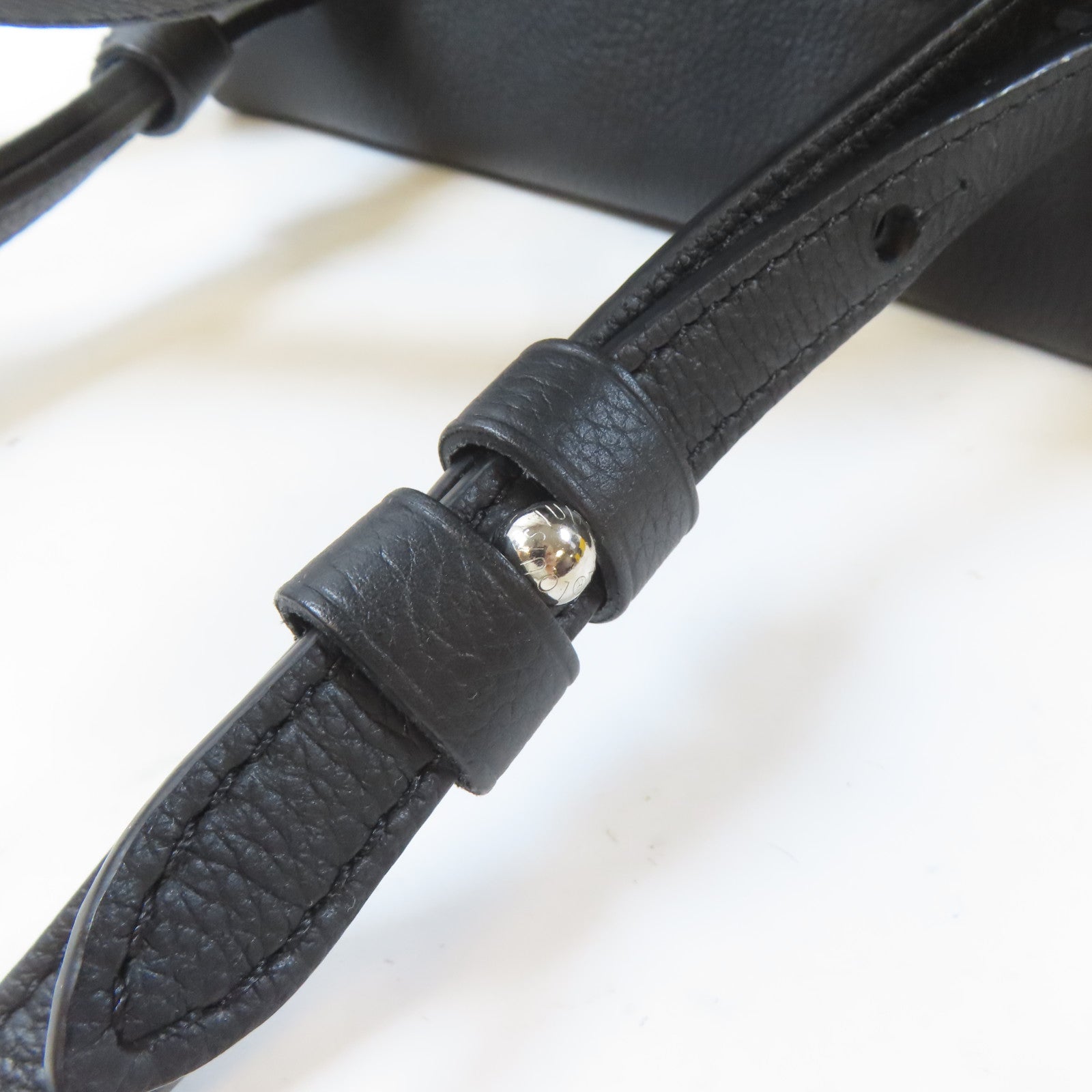 LOUIS VUITTON 牛皮皮革Lockme Backpack銀扣背包黑色