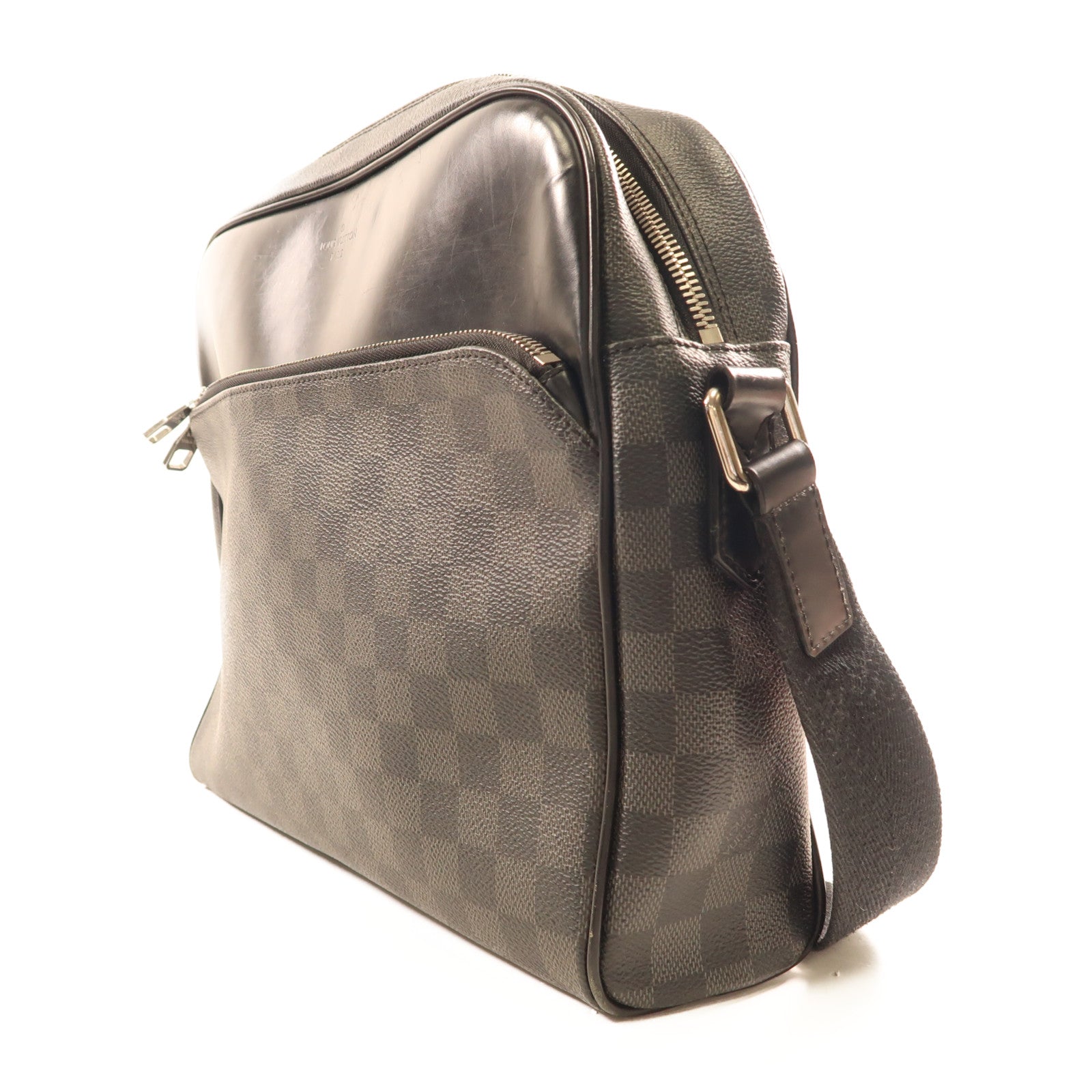 LOUIS VUITTON Damier Graphite Dayton MM銀扣肩背袋