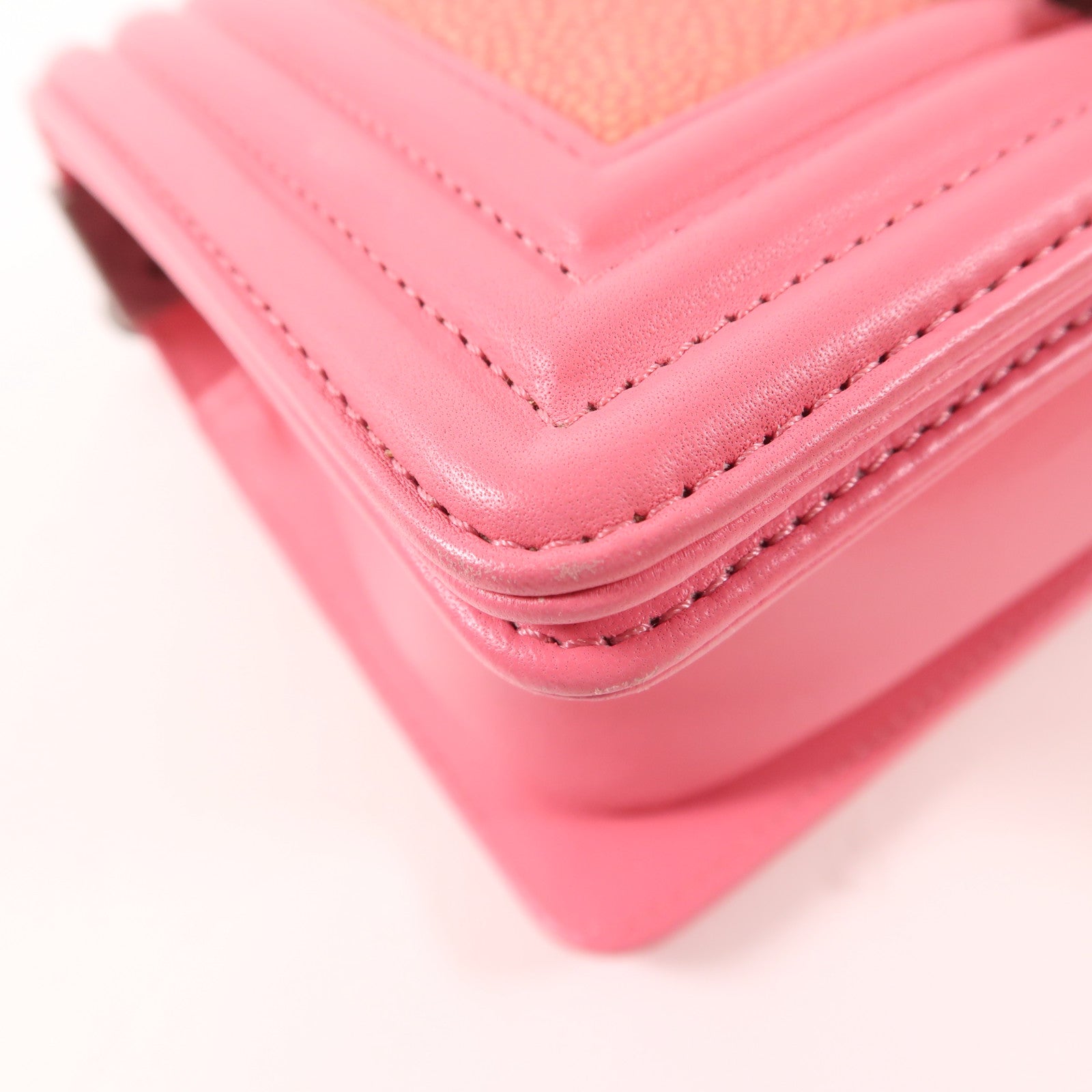 CHANEL 【激減優惠】魔鬼魚皮革/牛皮皮革Boy 20鏈帶肩背袋