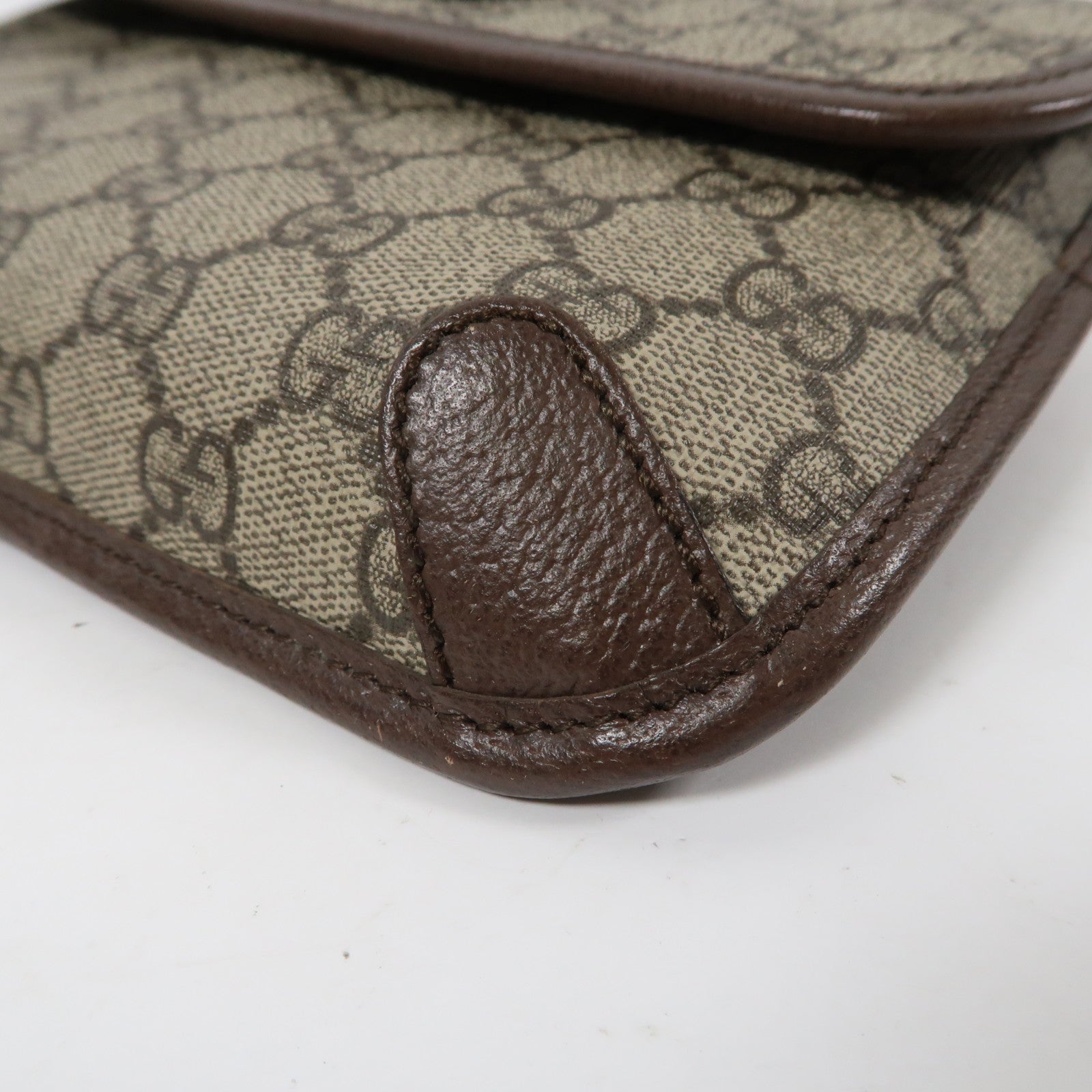 GUCCI 塗層帆布GG Supreme金扣腰包啡色
