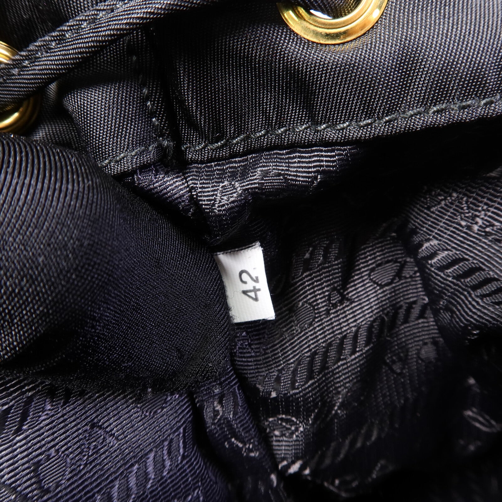 PRADA 尼龍Bucket Bag手挽肩背兩用袋
