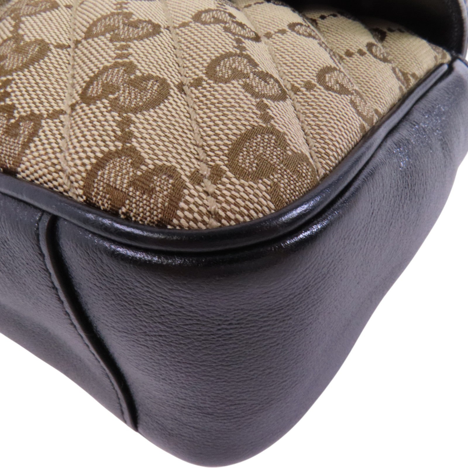GUCCI GG帆布GG Marmont Quilted Small Shoulder金扣鏈帶肩背袋