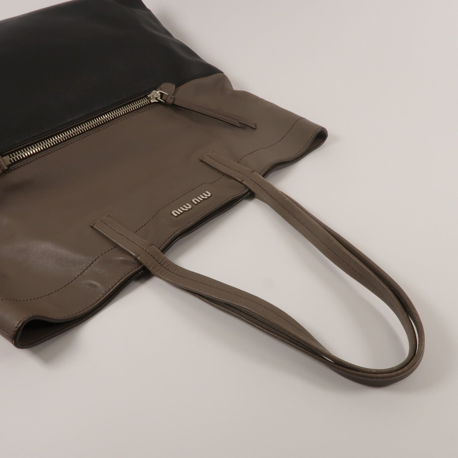 Miu Miu 牛皮皮革Tote Bag手挽袋
