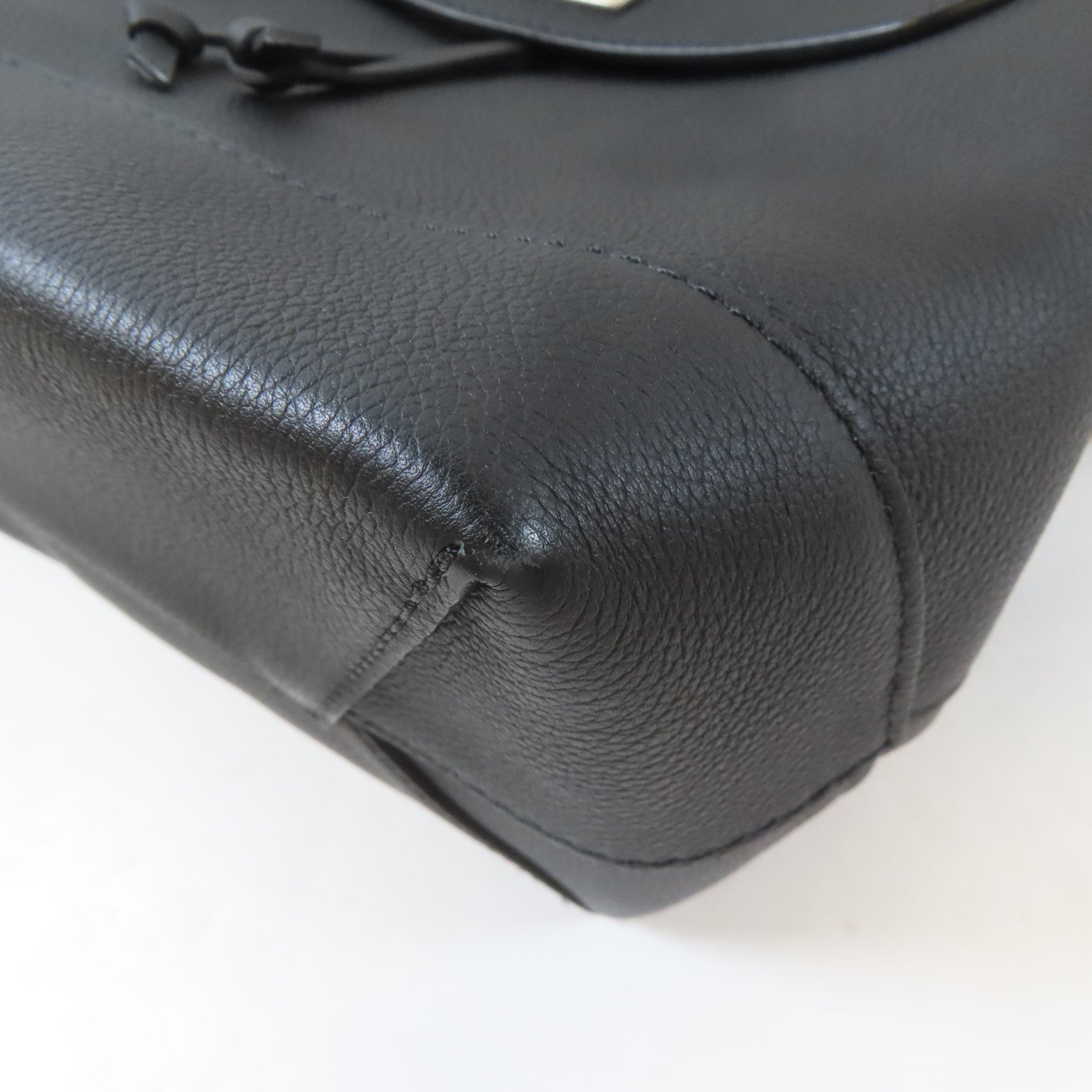 LOUIS VUITTON 牛皮皮革Lockme Backpack銀扣背包黑色