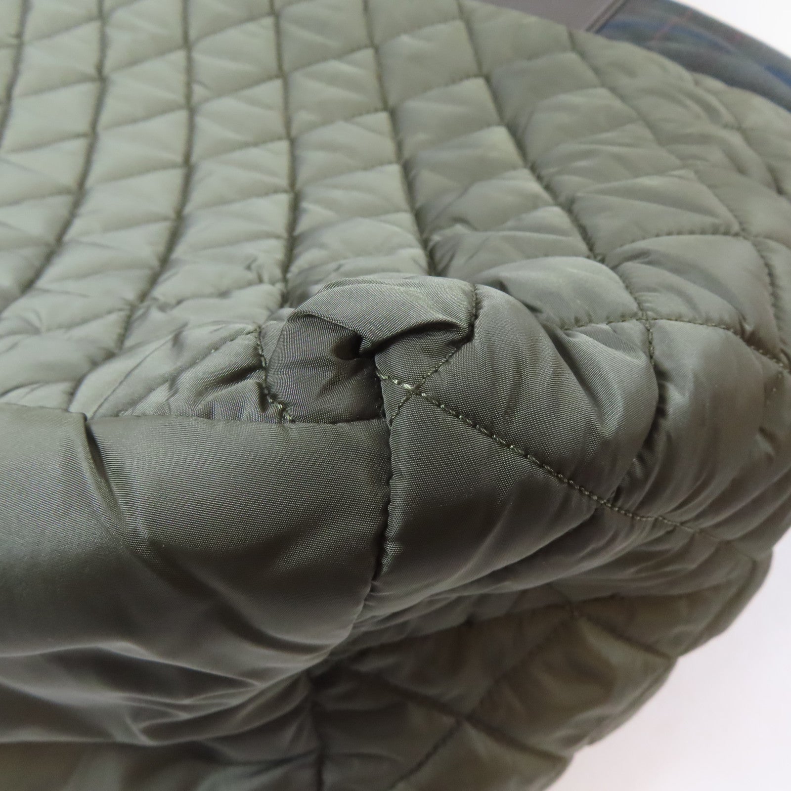 CHANEL 菱格尼龍Coco Cocoon銀扣手挽袋綠色