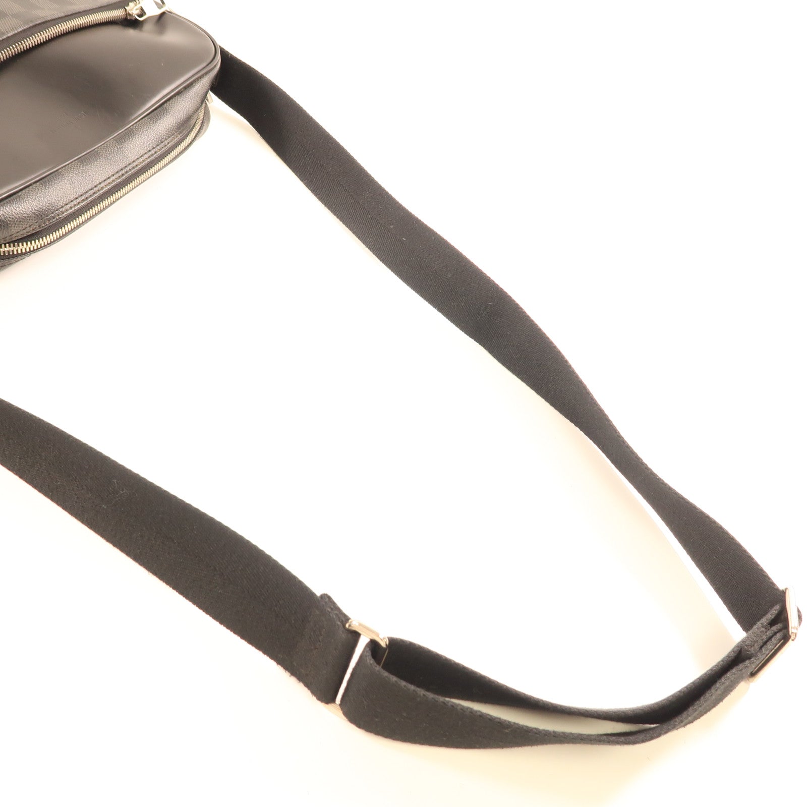 LOUIS VUITTON Damier Graphite Dayton MM銀扣肩背袋