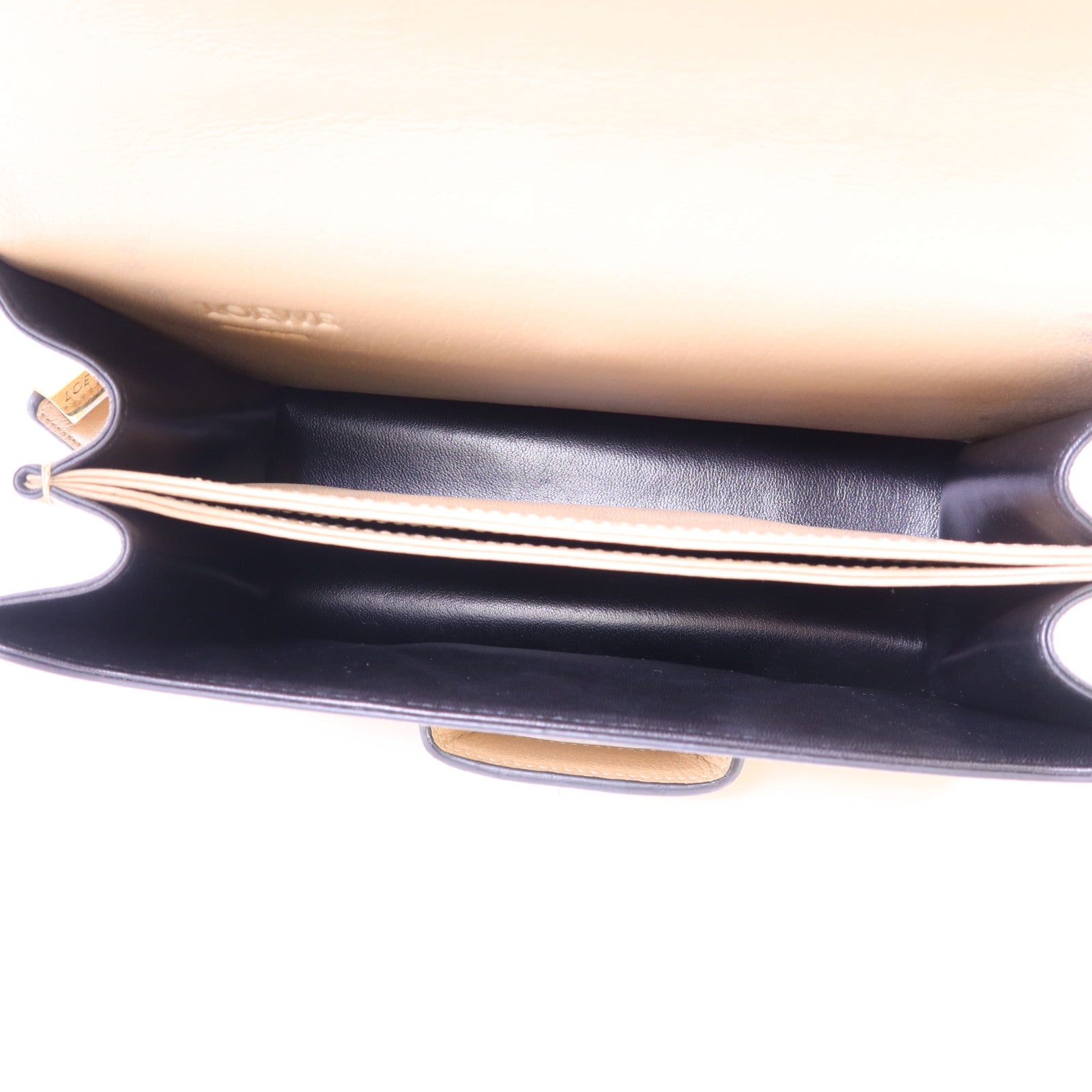 LOEWE 牛皮皮革Barcelona金扣肩背袋