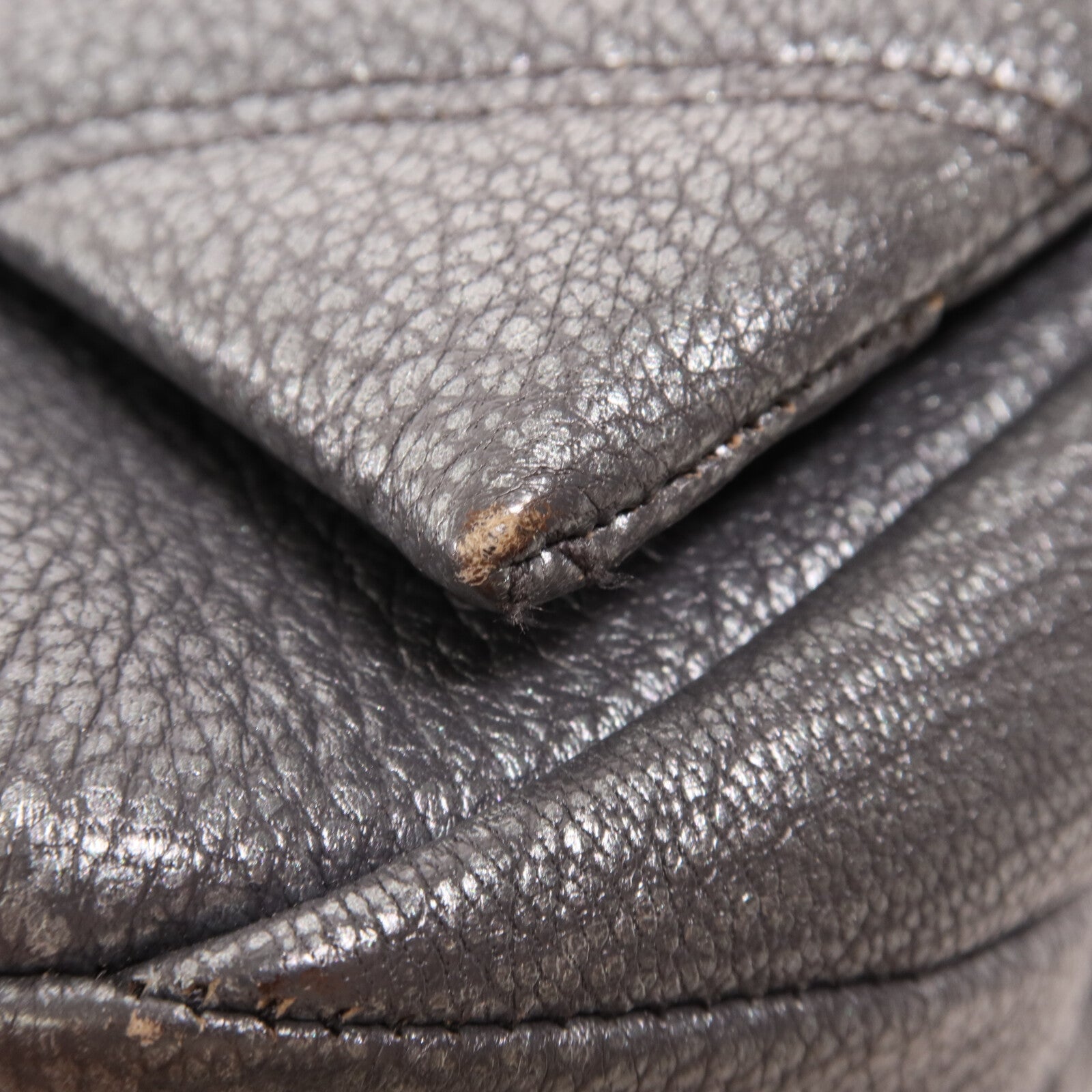 BVLGARI 牛皮皮革Flap Cover銀扣肩背袋