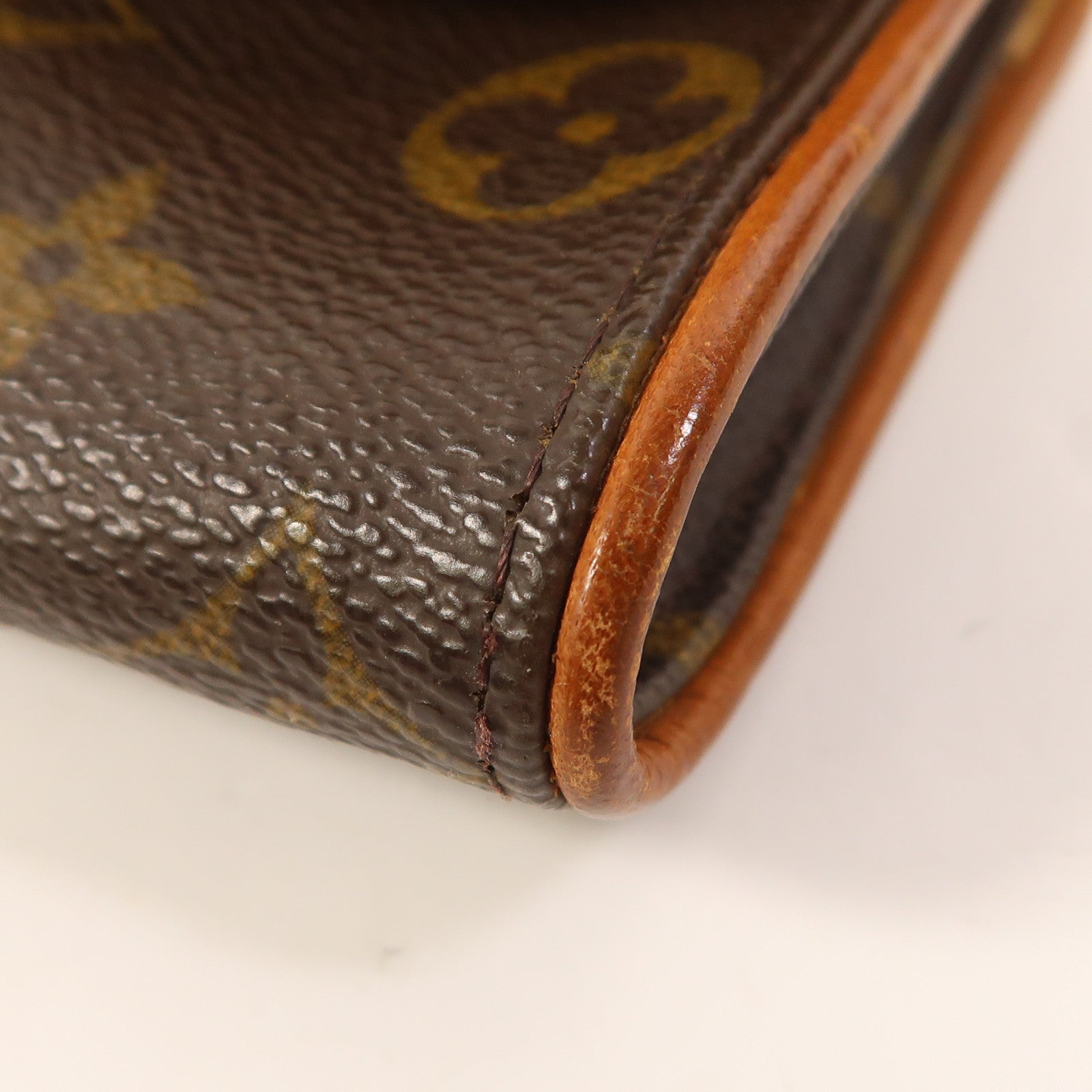 LOUIS VUITTON Monogram Pochette Florentine金扣肩背袋