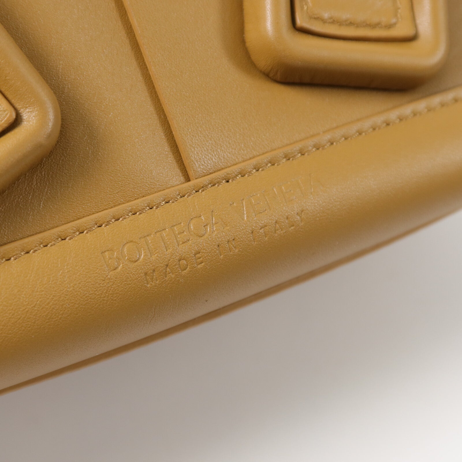 BOTTEGA VENETA 牛皮皮革Arco 22手挽肩背兩用袋