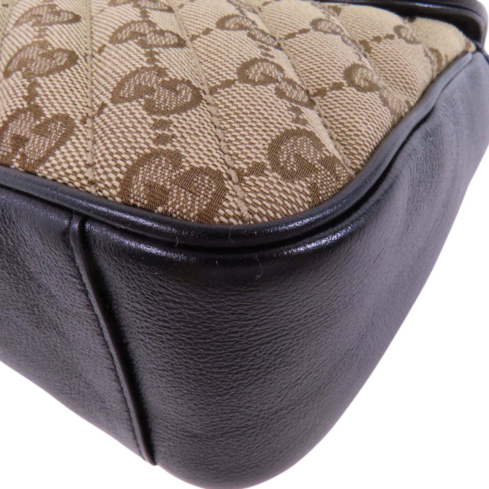GUCCI GG帆布GG Marmont Quilted Small Shoulder金扣鏈帶肩背袋
