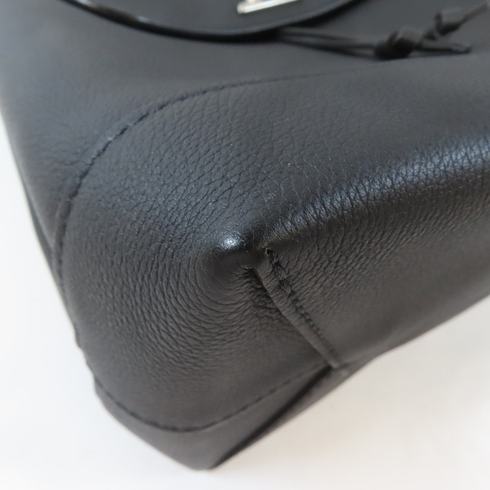LOUIS VUITTON 牛皮皮革Lockme Backpack銀扣背包黑色