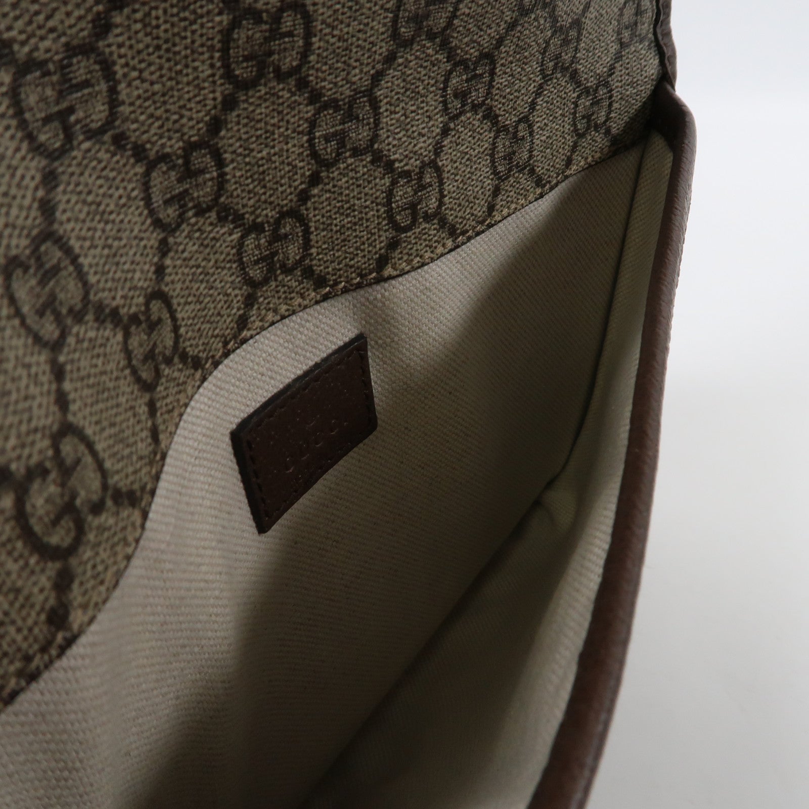 GUCCI 塗層帆布GG Supreme金扣腰包啡色