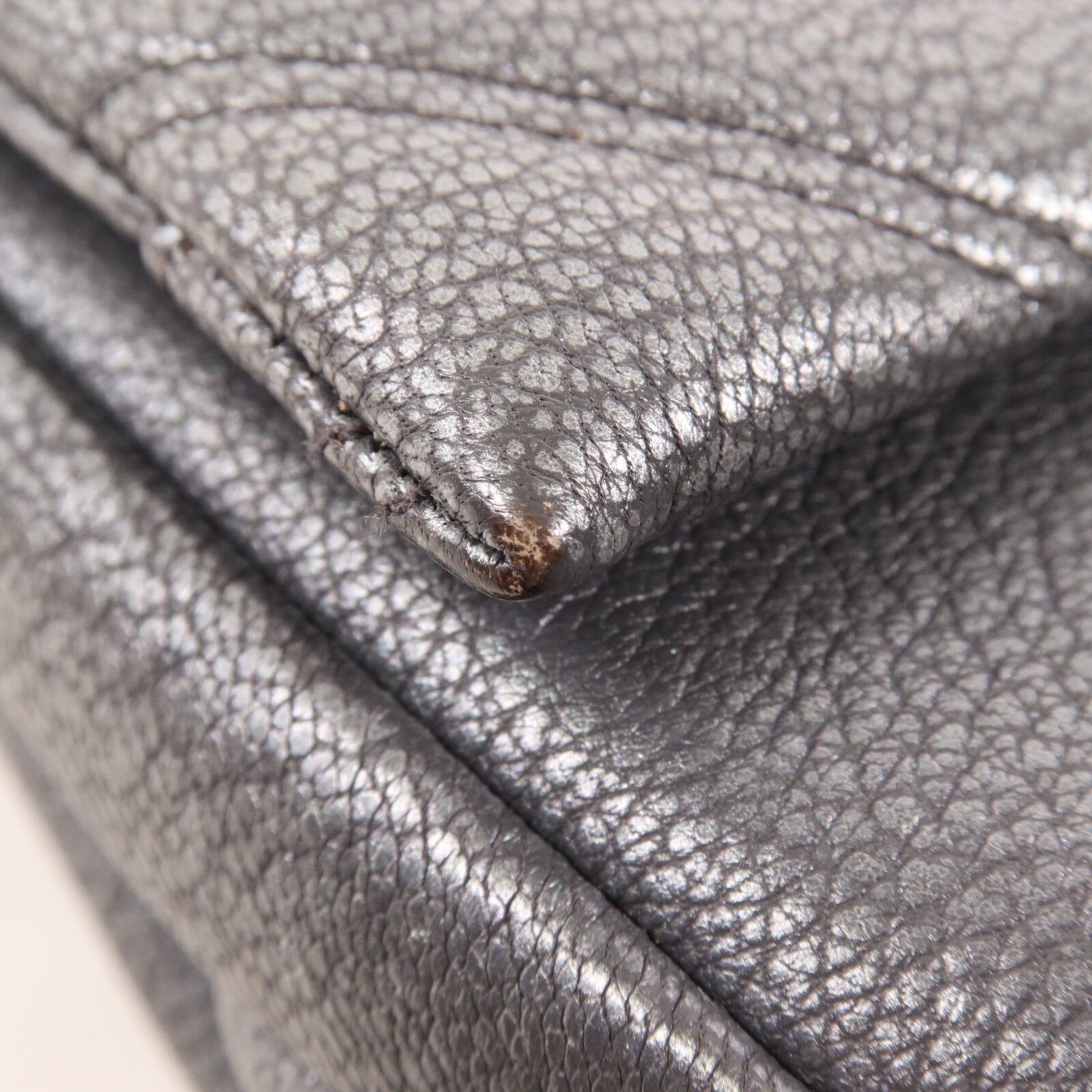 BVLGARI 【激減優惠】牛皮皮革Flap Cover銀扣肩背袋