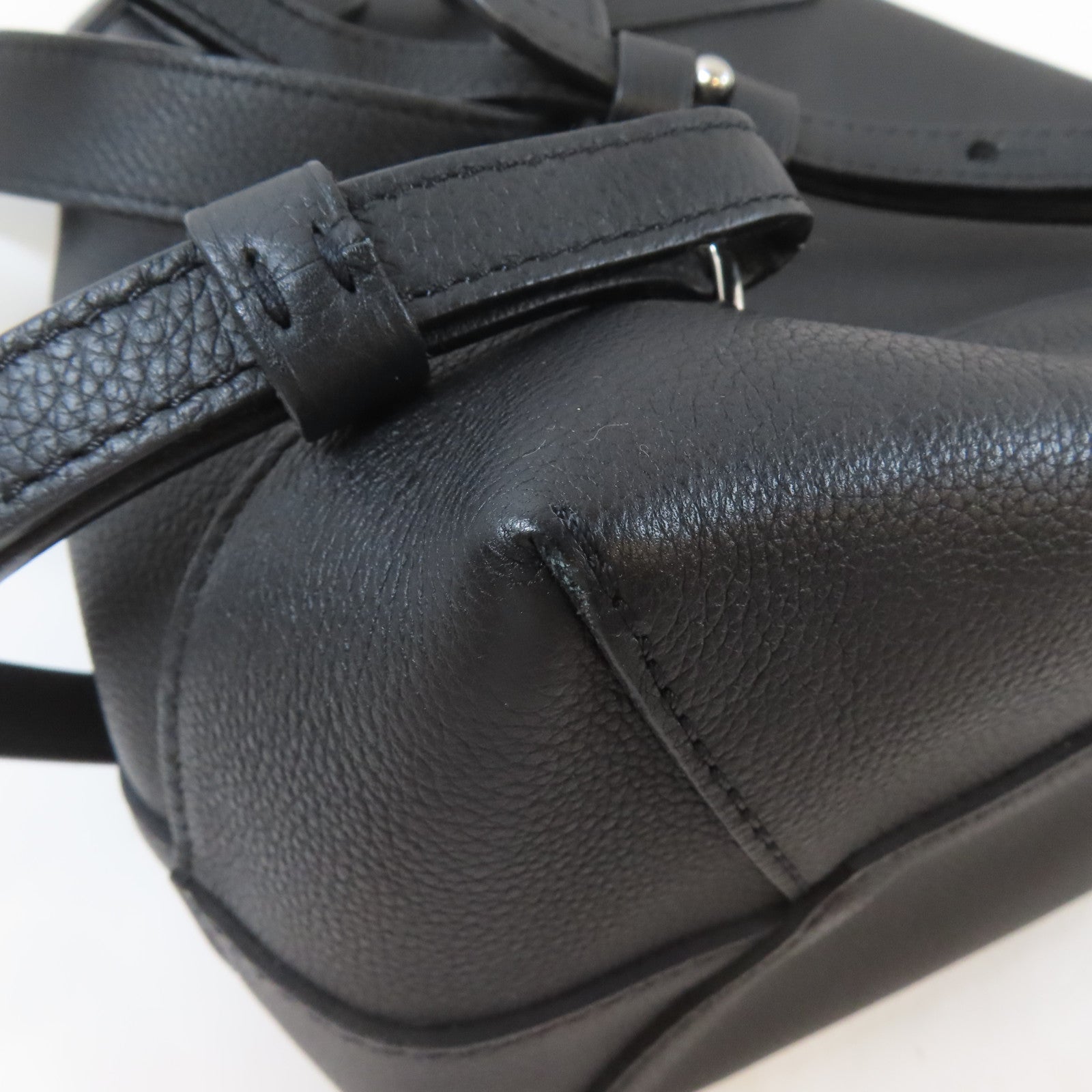 LOUIS VUITTON 牛皮皮革Lockme Backpack銀扣背包黑色
