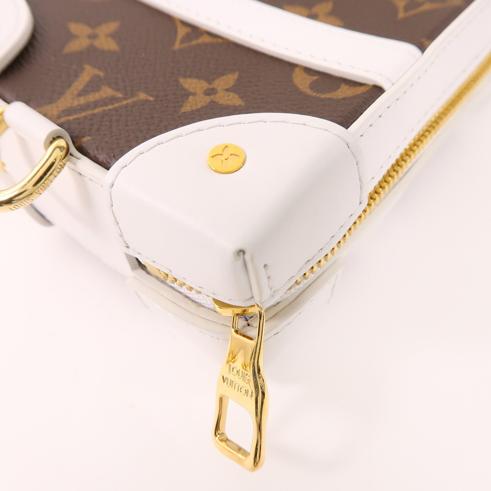 LOUIS VUITTON 【激減優惠】Monogram LV X NBA Soft Trunk金扣肩背袋