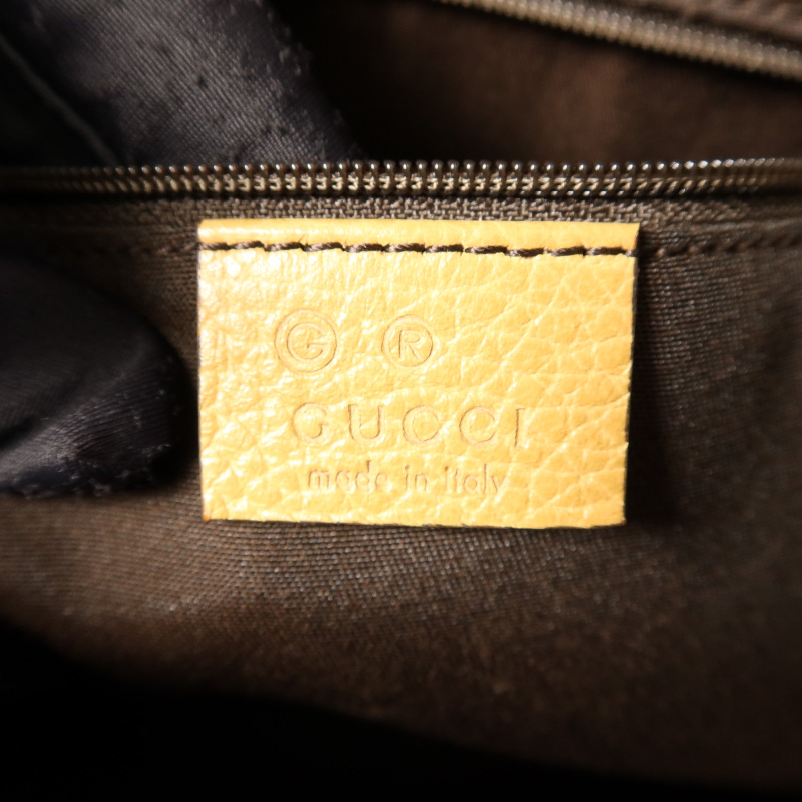 GUCCI 牛皮皮革Shoulder Bag銀扣肩背袋