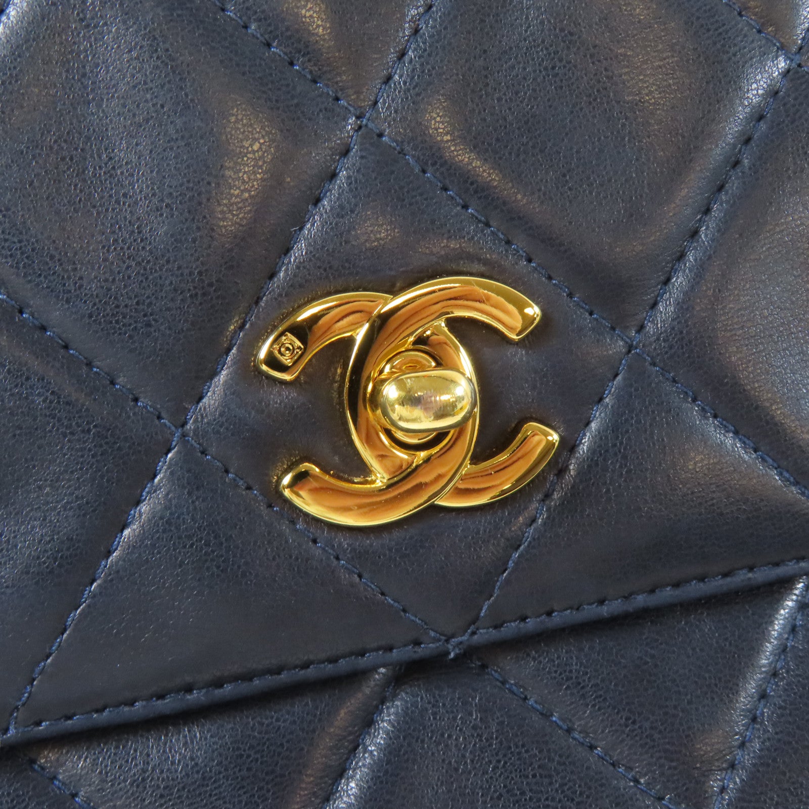 CHANEL 【激減優惠】菱格羊皮皮革Vintage Shoulder Bag金扣肩背袋黑色