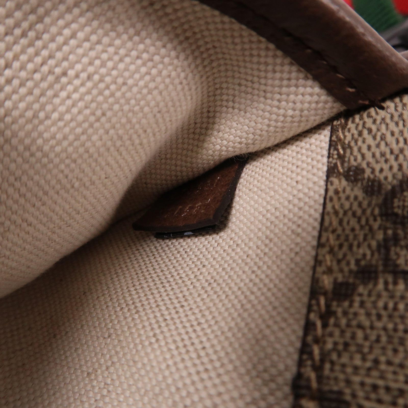 GUCCI 塗層帆布GG Supreme金扣腰包啡色