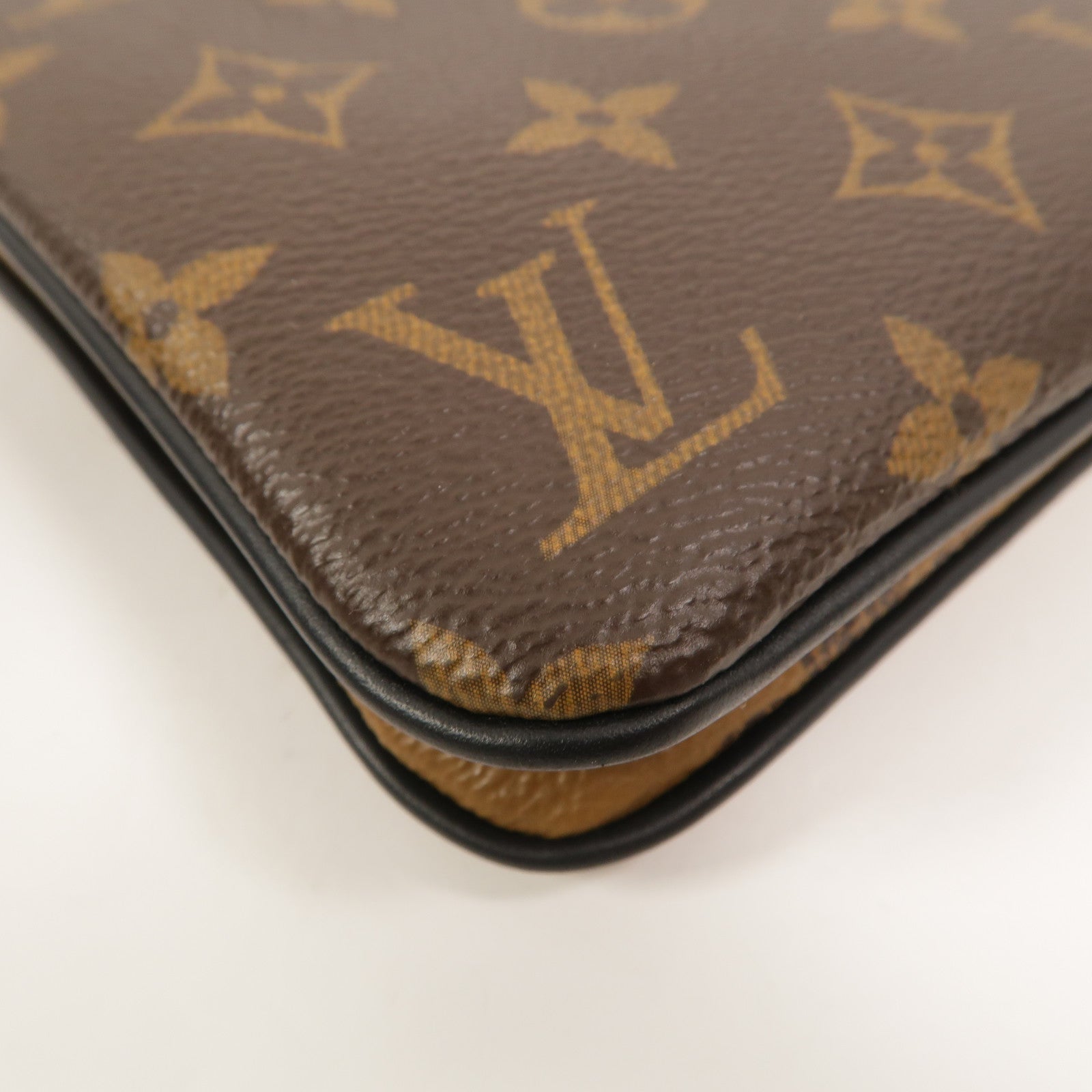 LOUIS VUITTON Monogram Giant Reverse Double Zip Pochette金扣肩背袋
