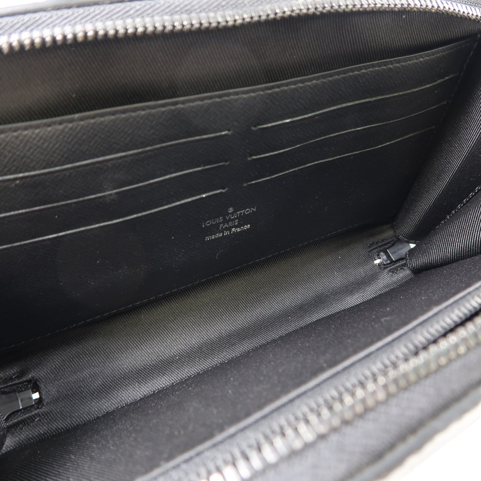 LOUIS VUITTON Monogram Eclipse Soft Trunk Wallet肩背袋黑色