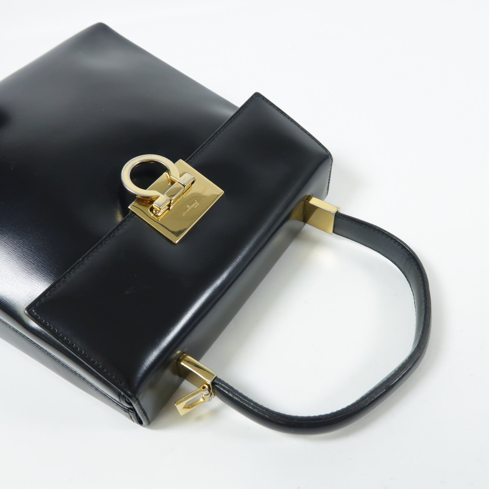 Salvatore Ferragamo 牛皮皮革Hand Bag金扣手挽袋
