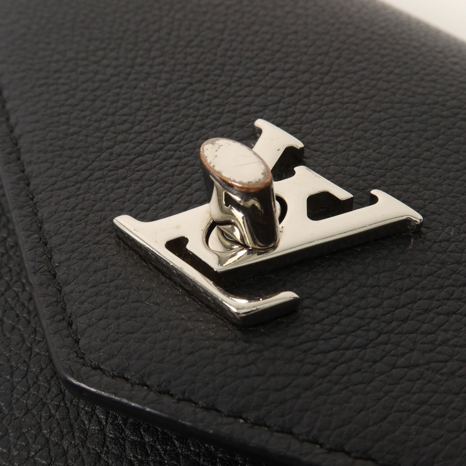LOUIS VUITTON 【激減優惠】牛皮皮革Mylockme Chain Pochette鏈帶肩背袋