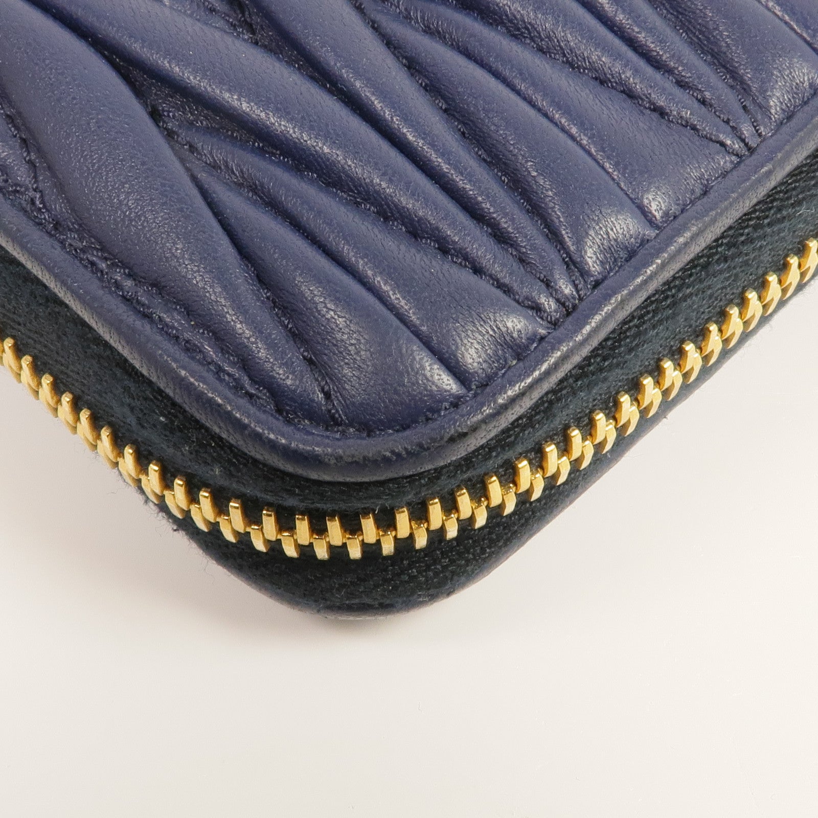 Miu Miu 羊皮皮革Long Wallet金扣長錢包