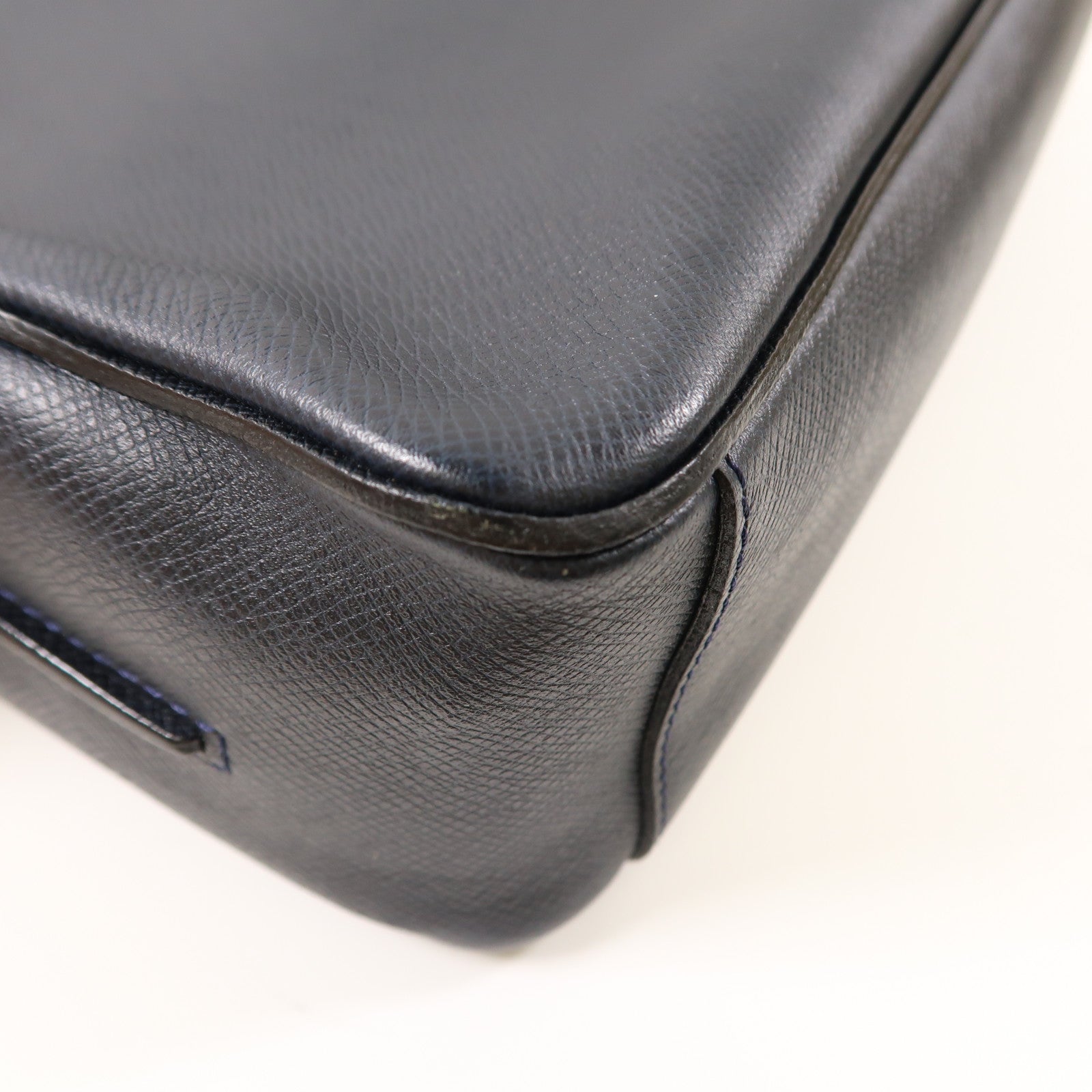 LOUIS VUITTON Taiga Roman MM銀扣肩背袋