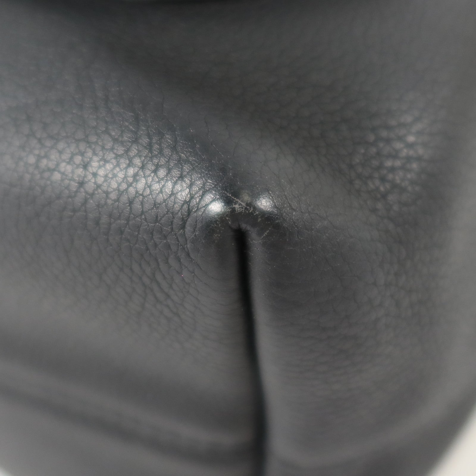 LOUIS VUITTON 牛皮皮革Lockme Bucket金扣手挽袋