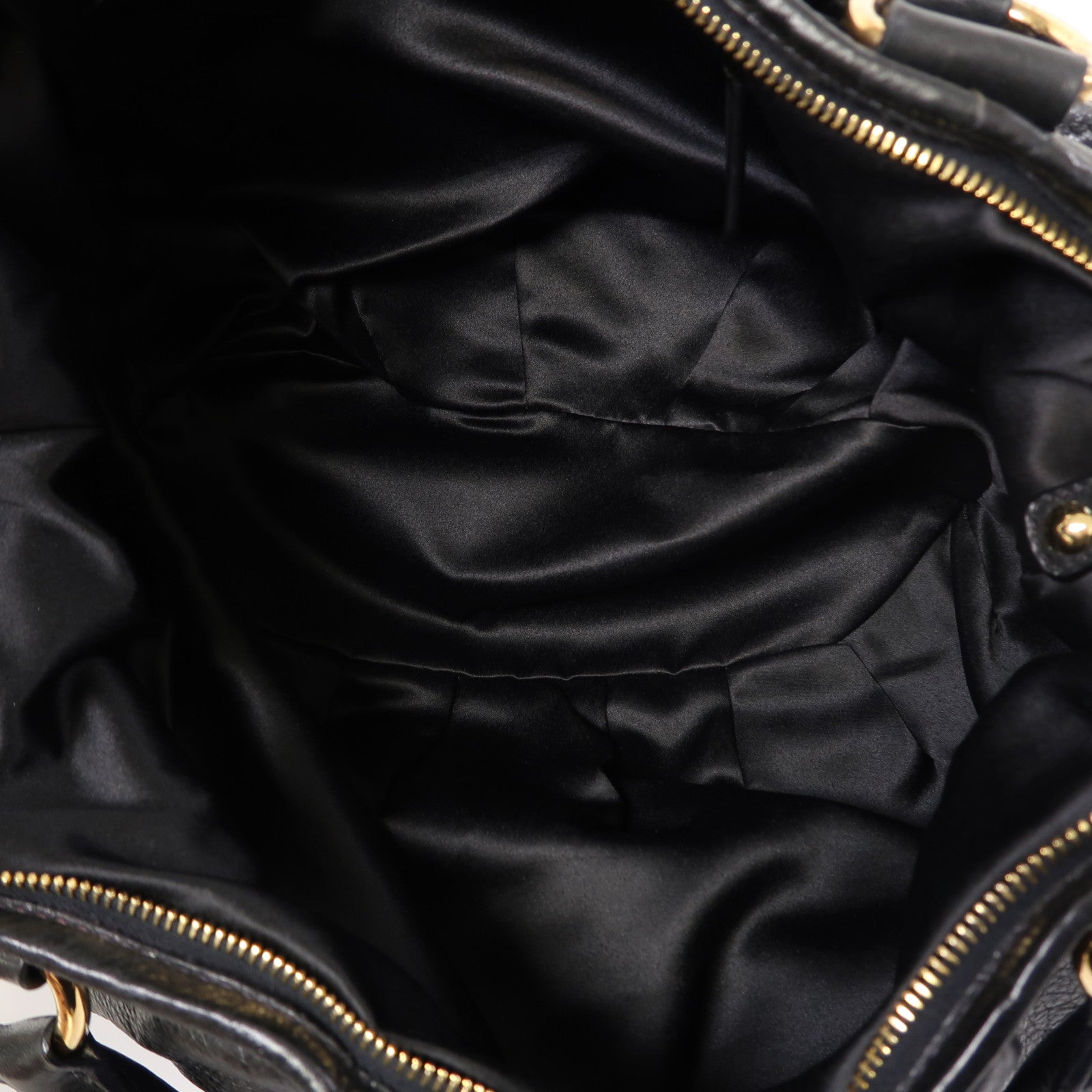 Miu Miu 牛皮皮革Hand Bag金扣手挽袋黑色