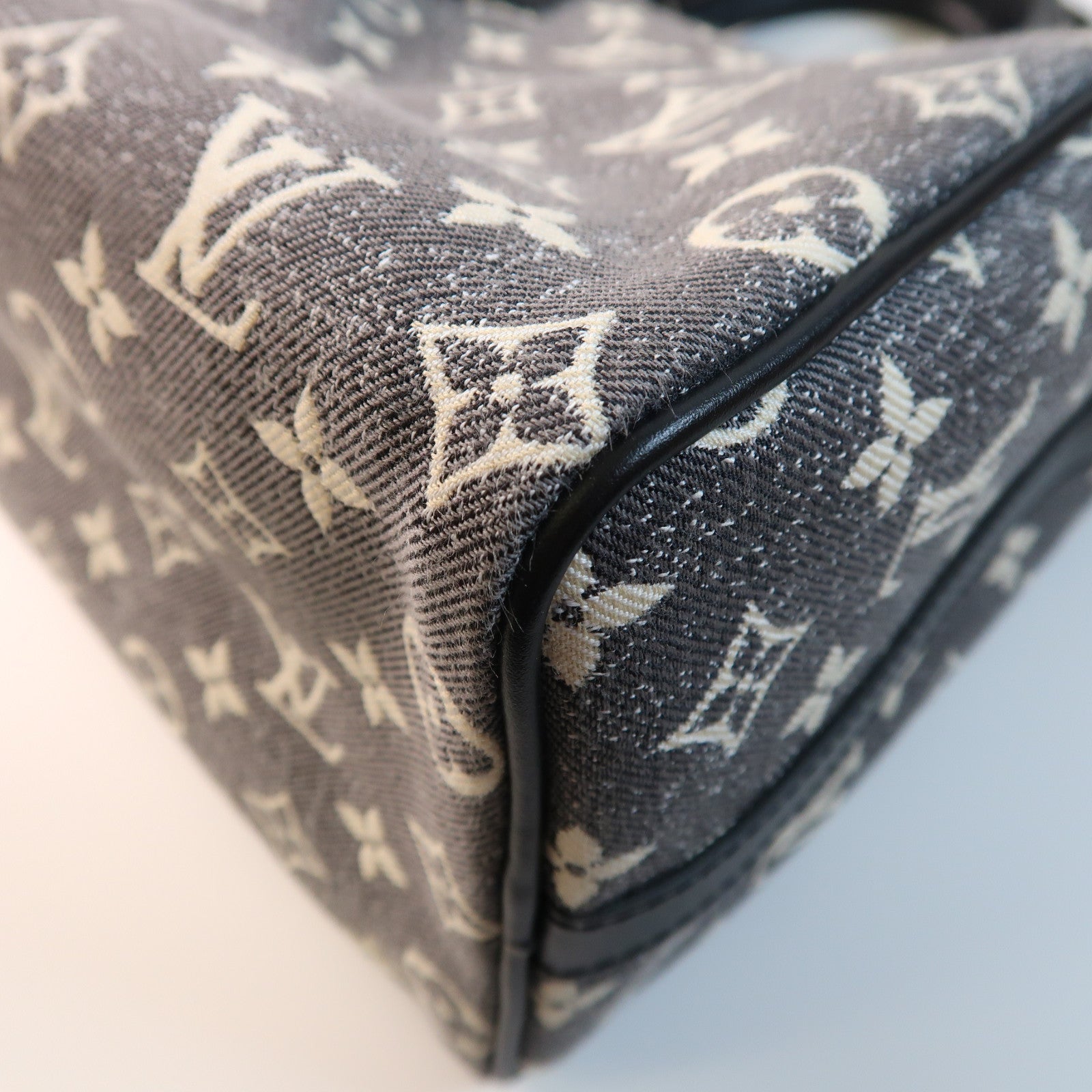 LOUIS VUITTON Monogram Jacquard Denim Speedy Bandouliere 25銀扣手挽肩背兩用袋灰色
