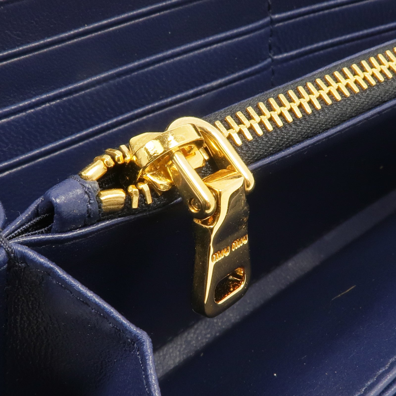 Miu Miu 羊皮皮革Long Wallet金扣長錢包