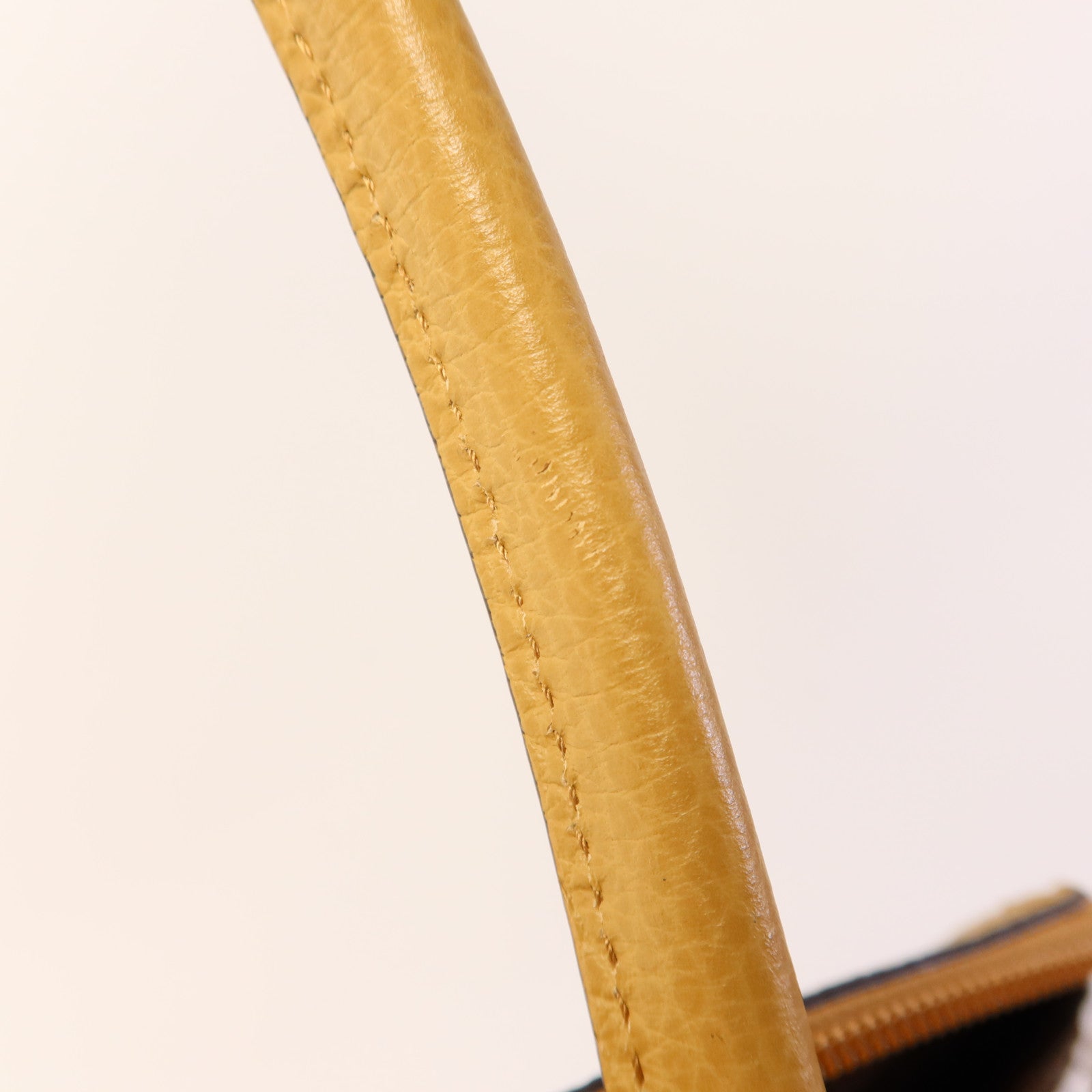 GUCCI 牛皮皮革Shoulder Bag銀扣肩背袋