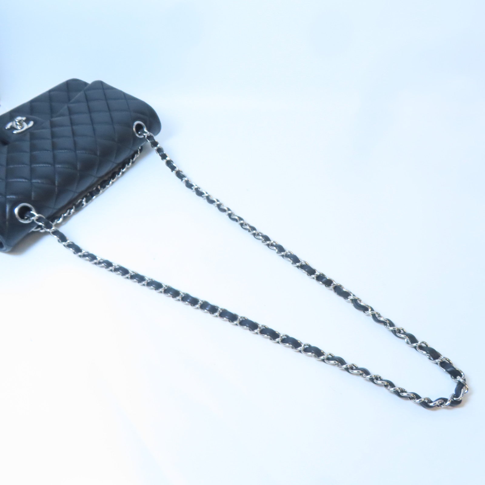CHANEL 【激減優惠】菱格羊皮皮革Classic Flap 25cm銀扣鏈帶肩背袋黑色