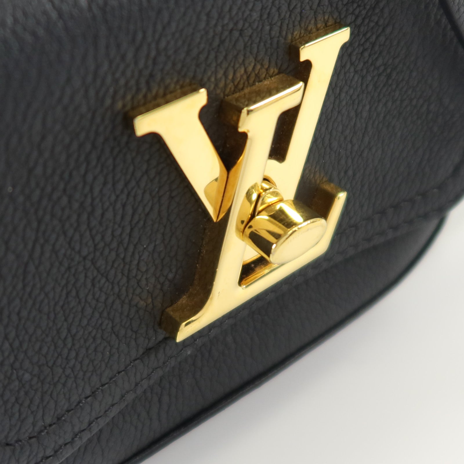 LOUIS VUITTON 牛皮皮革Lockme Bucket金扣手挽袋