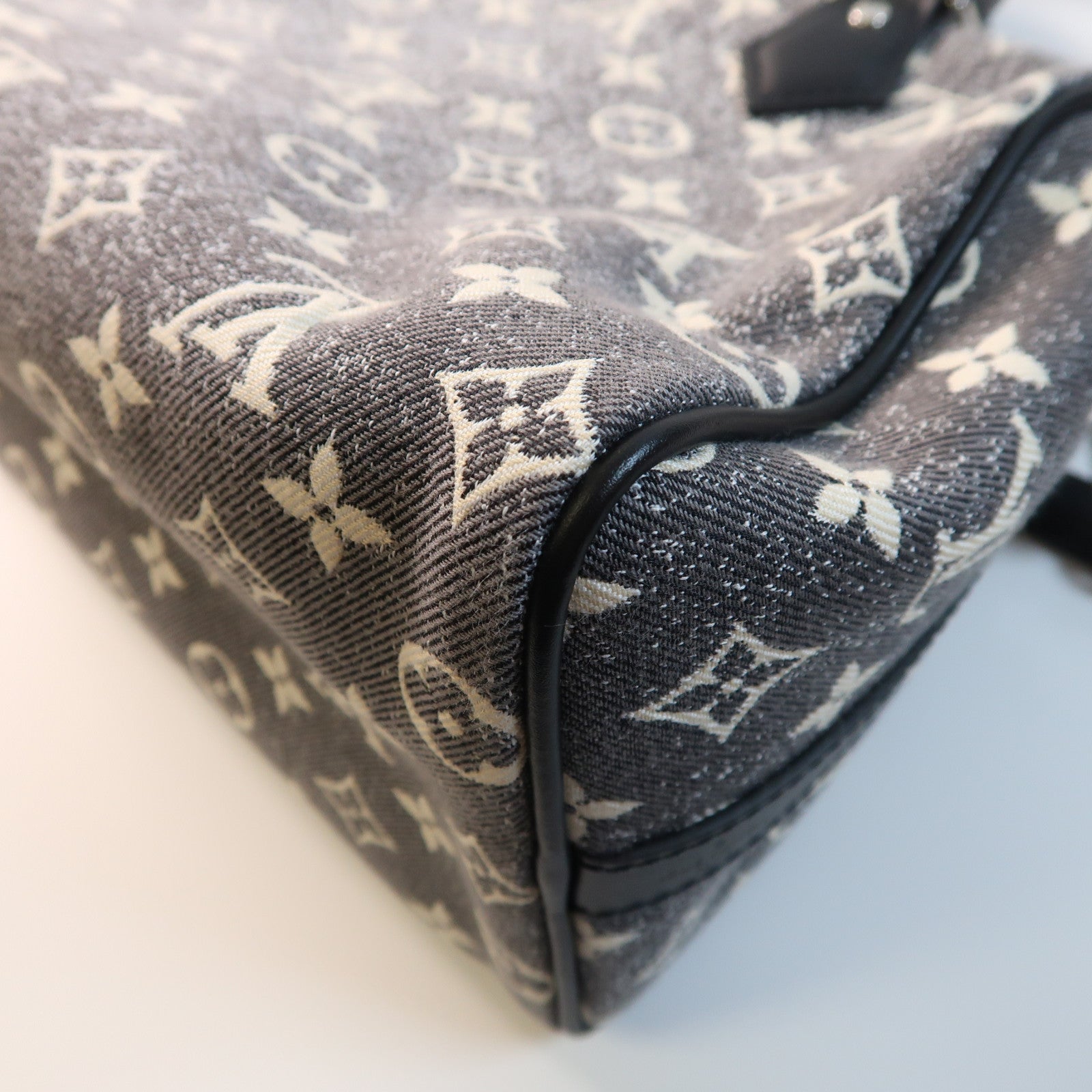 LOUIS VUITTON Monogram Jacquard Denim Speedy Bandouliere 25銀扣手挽肩背兩用袋灰色