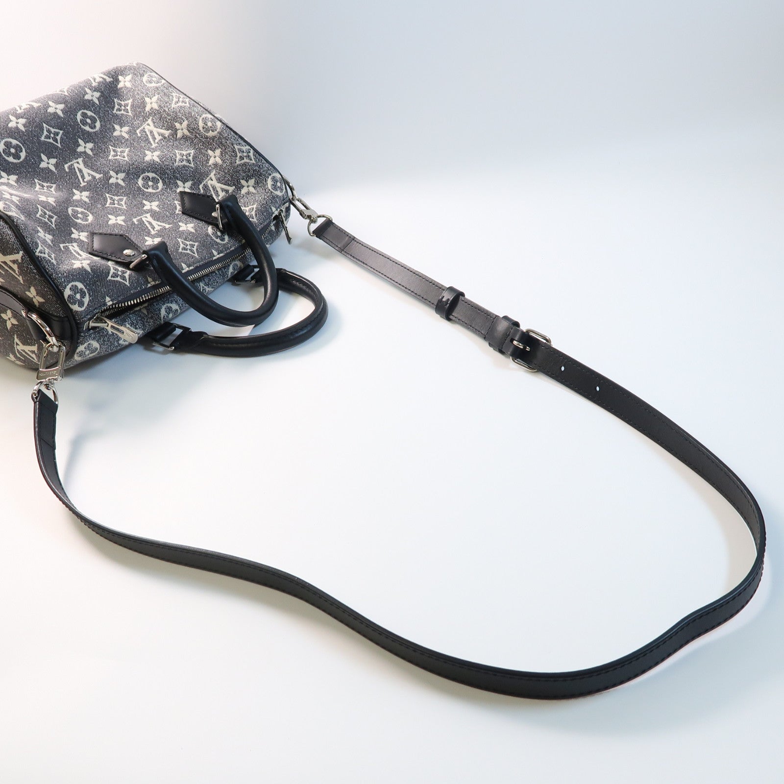 LOUIS VUITTON Monogram Jacquard Denim Speedy Bandouliere 25銀扣手挽肩背兩用袋灰色