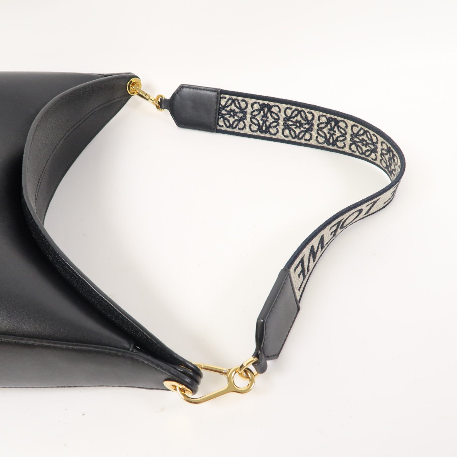 LOEWE 牛皮皮革Luna金扣肩背袋黑色