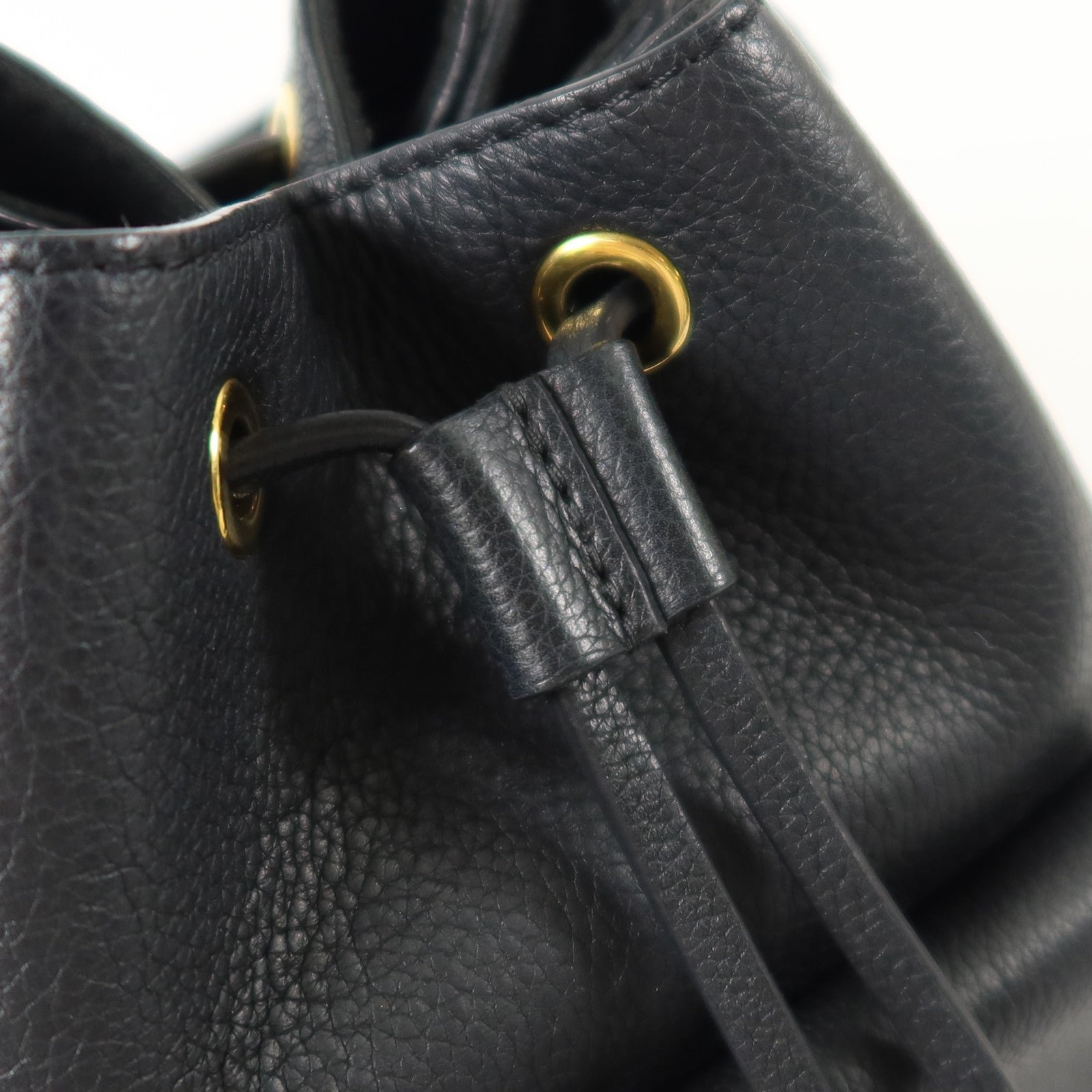 LOUIS VUITTON 牛皮皮革Lockme Bucket金扣手挽袋