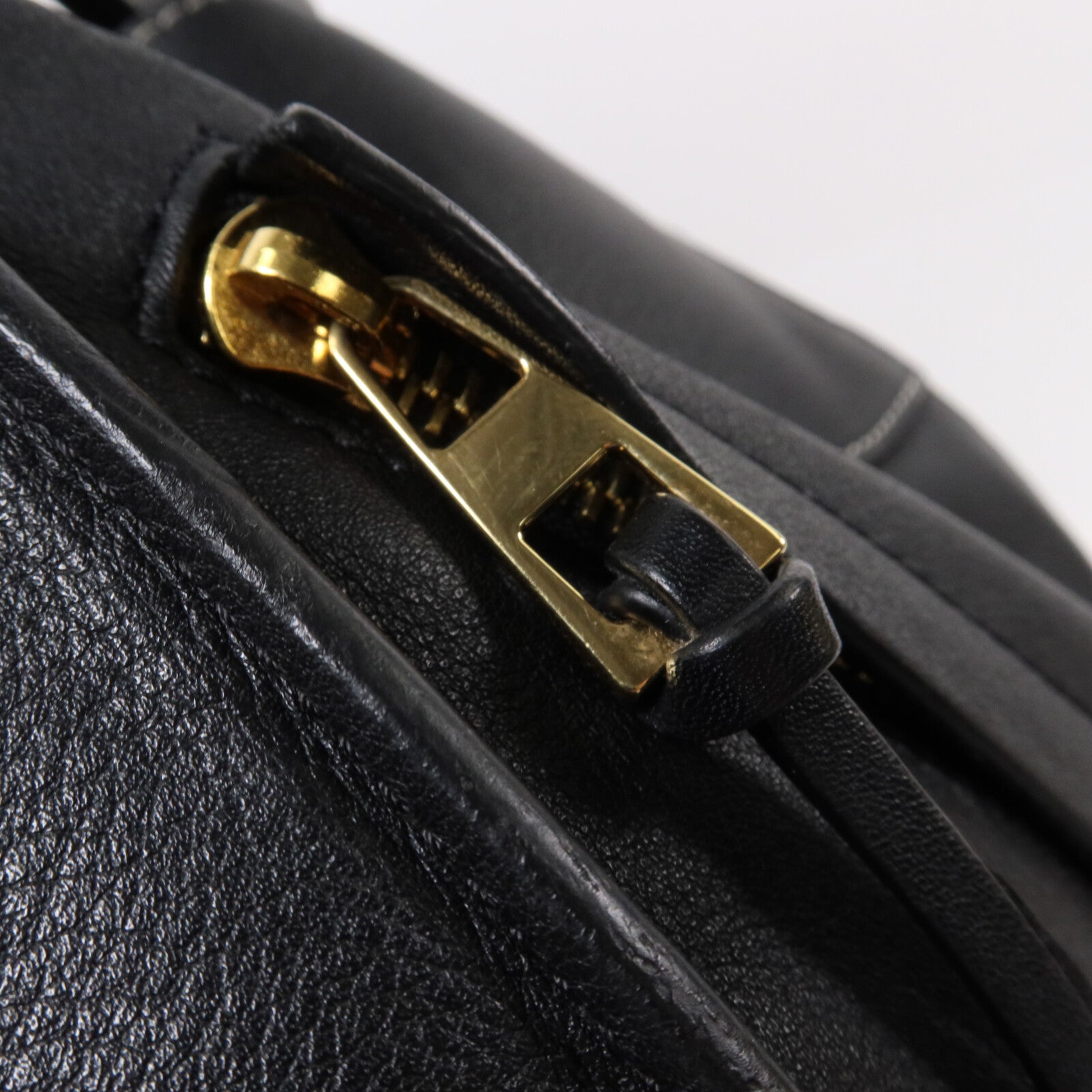 LOEWE 牛皮皮革Hammock Medium手挽肩背兩用袋