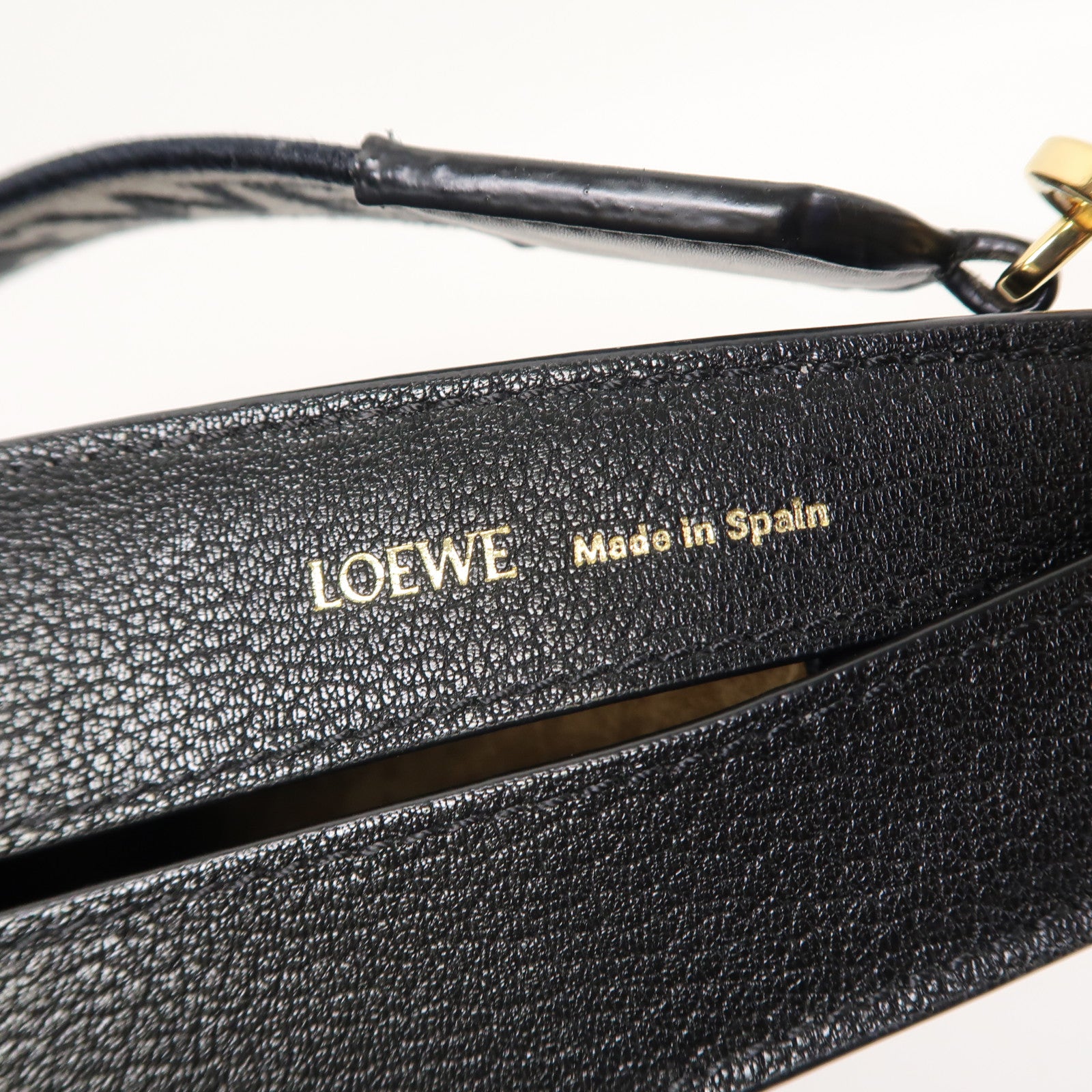 LOEWE 牛皮皮革Luna金扣肩背袋黑色