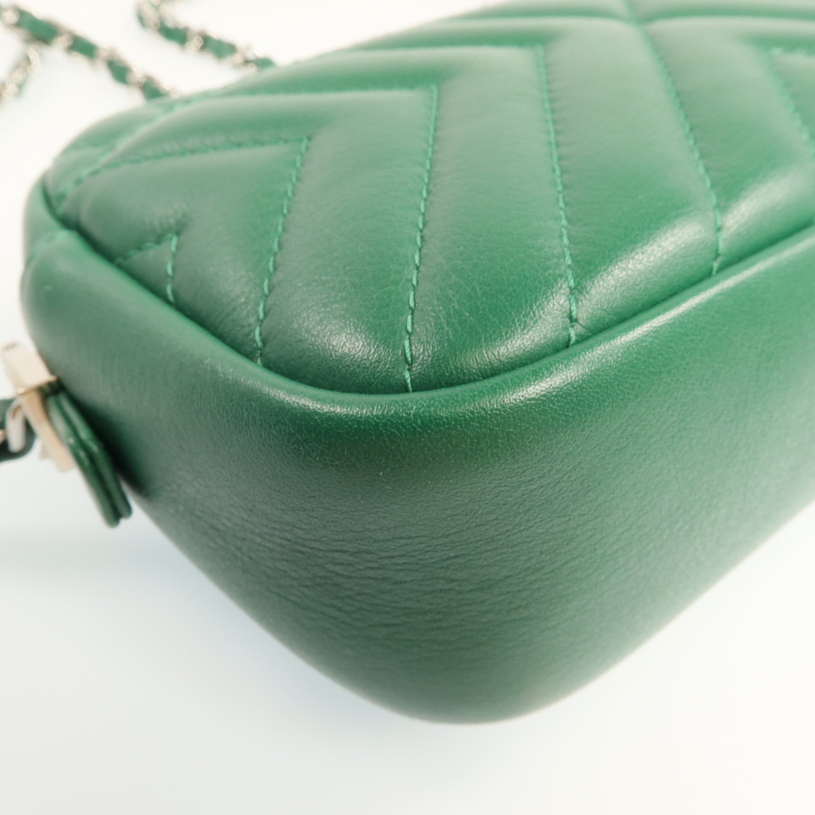 CHANEL 羊皮皮革Camera Bag銀扣鏈帶肩背袋