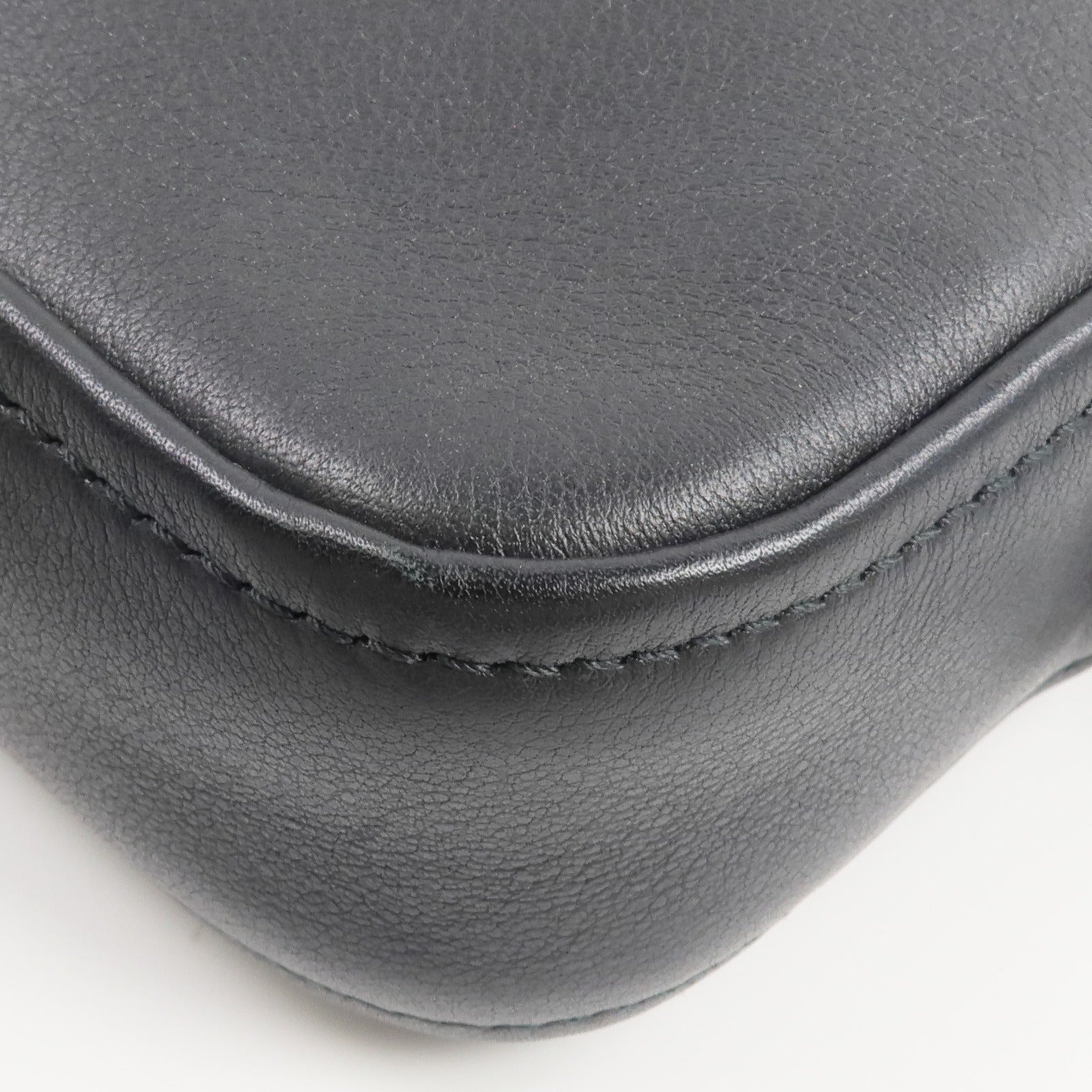 BALENCIAGA 牛皮皮革Triangle Clutch手拿包