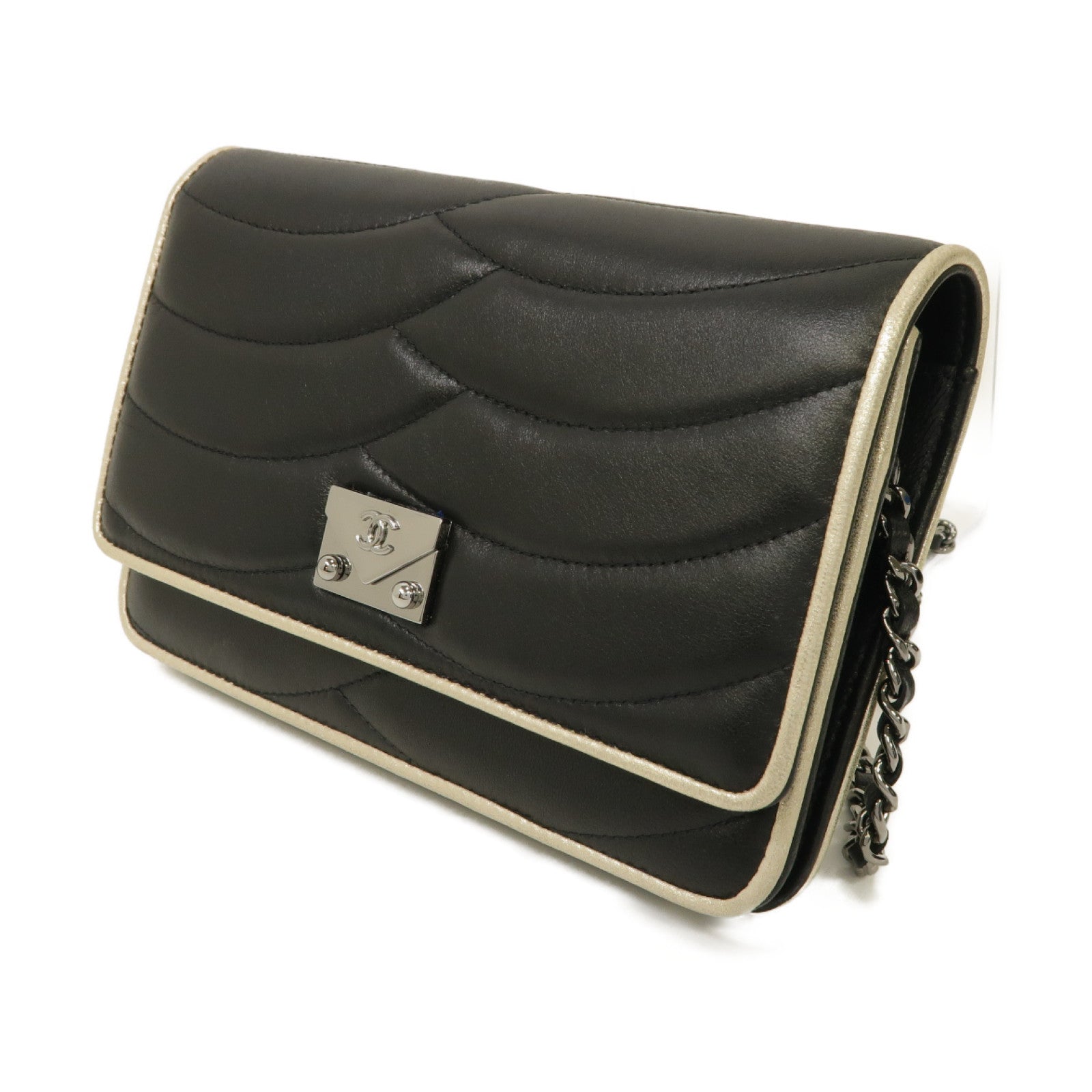 CHANEL 羊皮皮革Wallet On Chain Shoulder Bag銀扣鏈帶肩背袋黑色