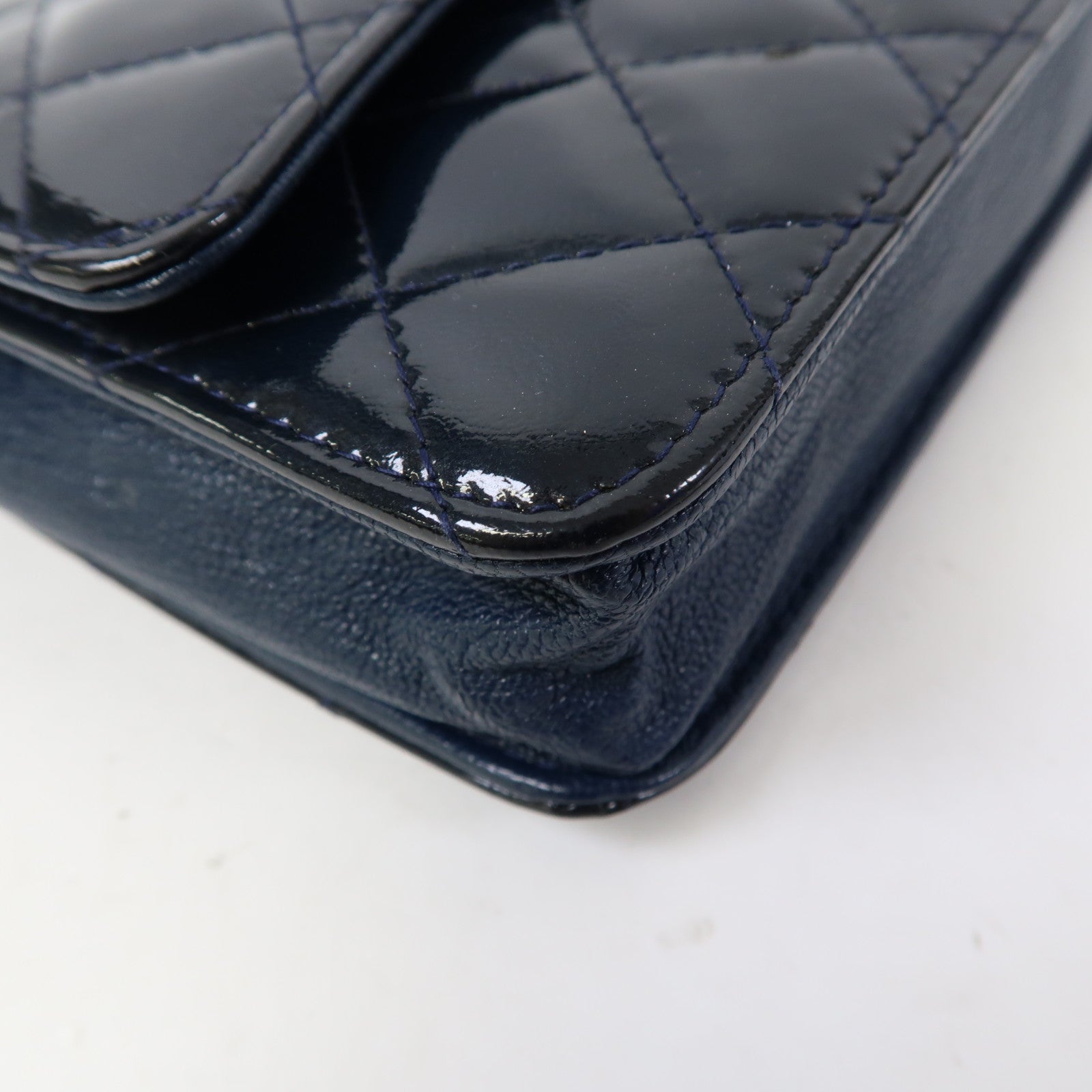 CHANEL 菱格漆皮皮革Chain Shoulder金扣鏈帶肩背袋藍色