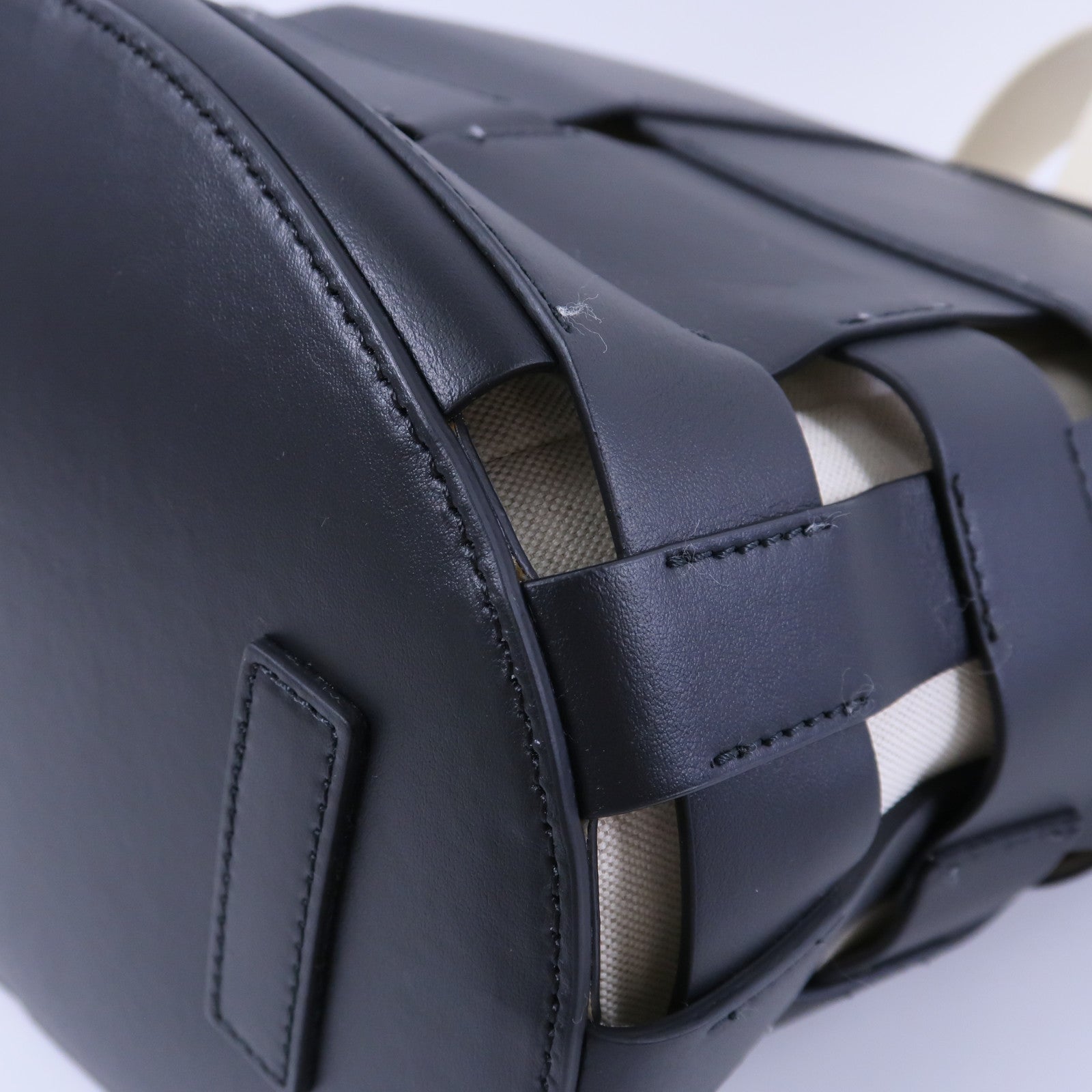 BURBERRY 牛皮皮革Foster Bucket Bag肩背袋