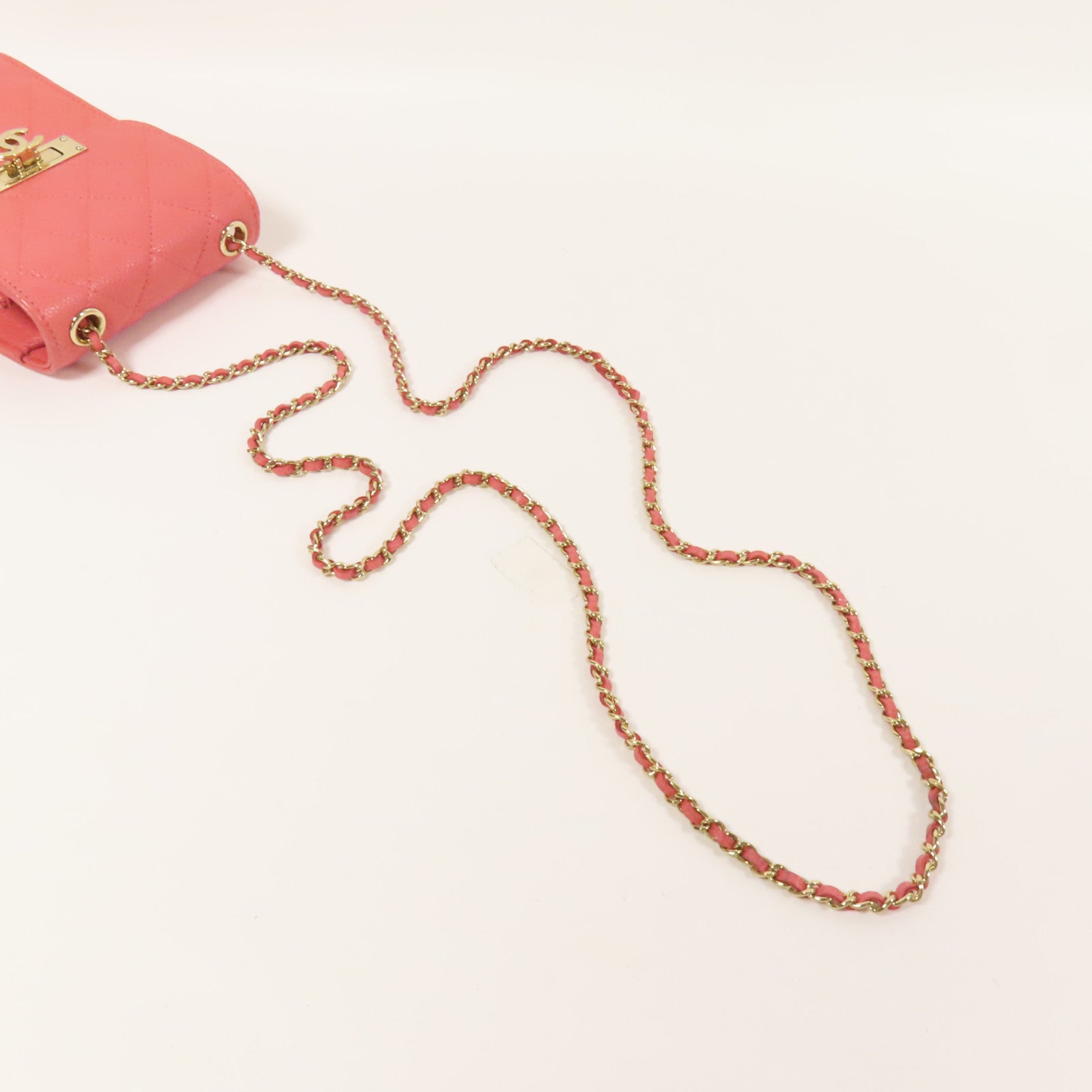 CHANEL 牛皮皮革Phone Bag金扣鏈帶肩背袋