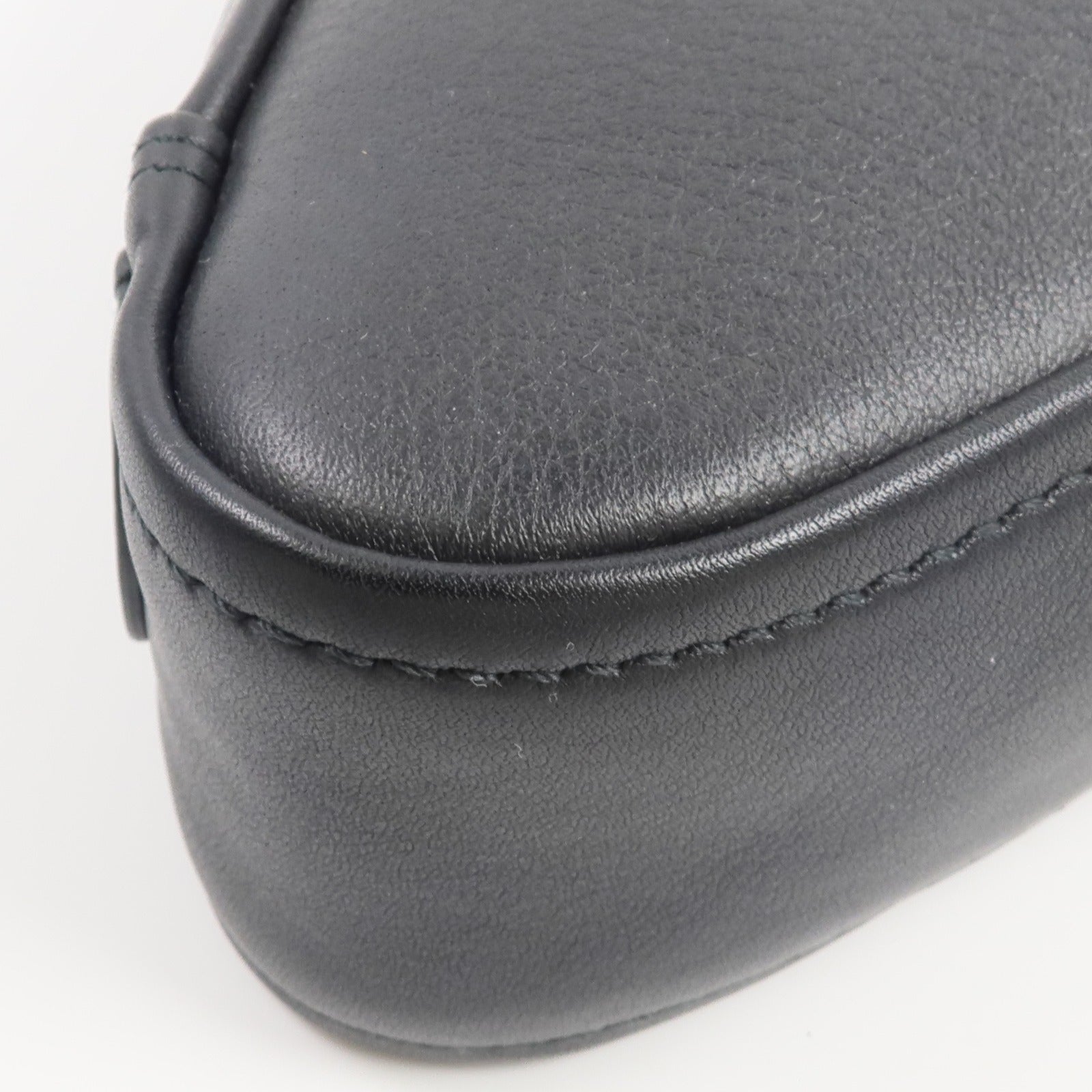 BALENCIAGA 牛皮皮革Triangle Clutch手拿包
