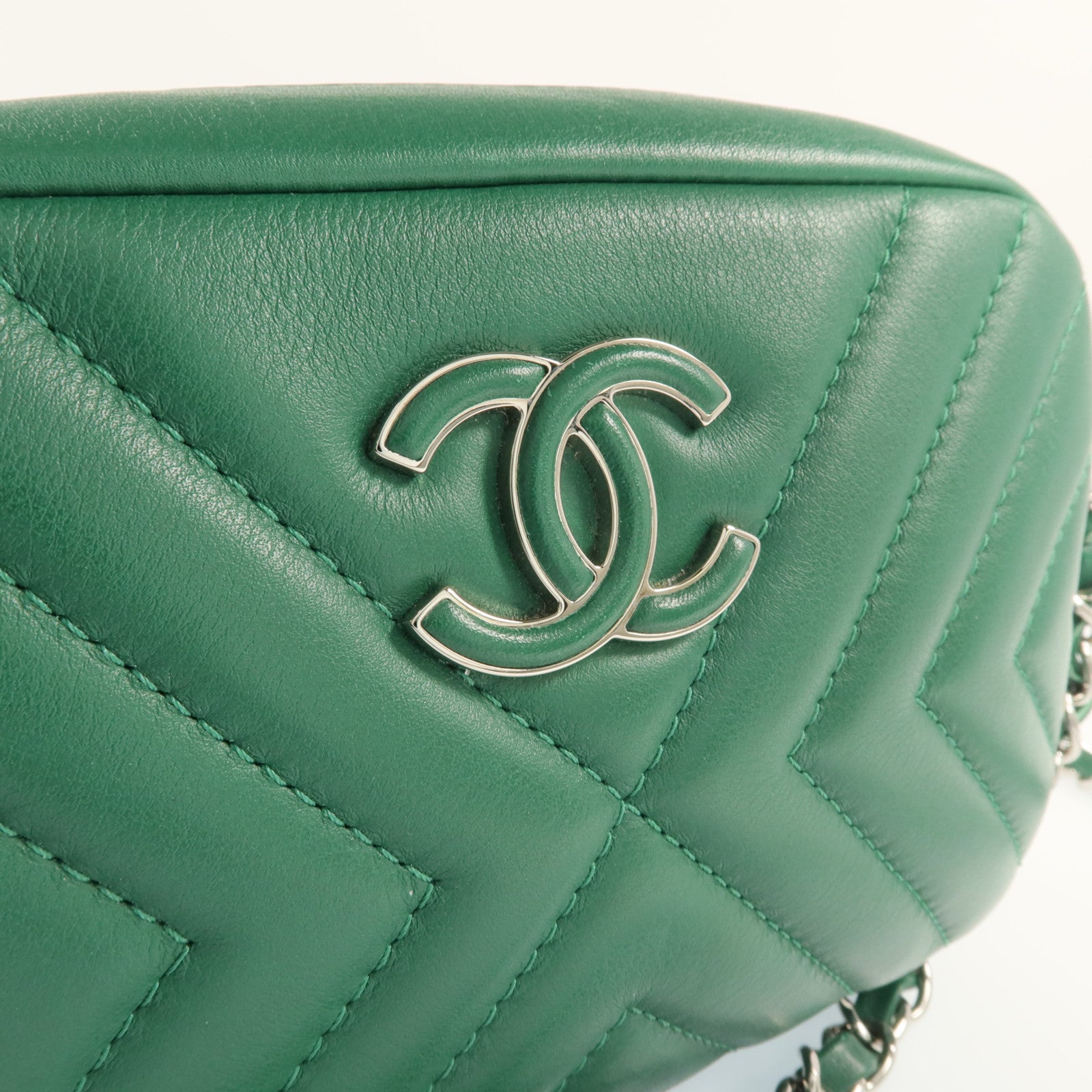CHANEL 羊皮皮革Camera Bag銀扣鏈帶肩背袋